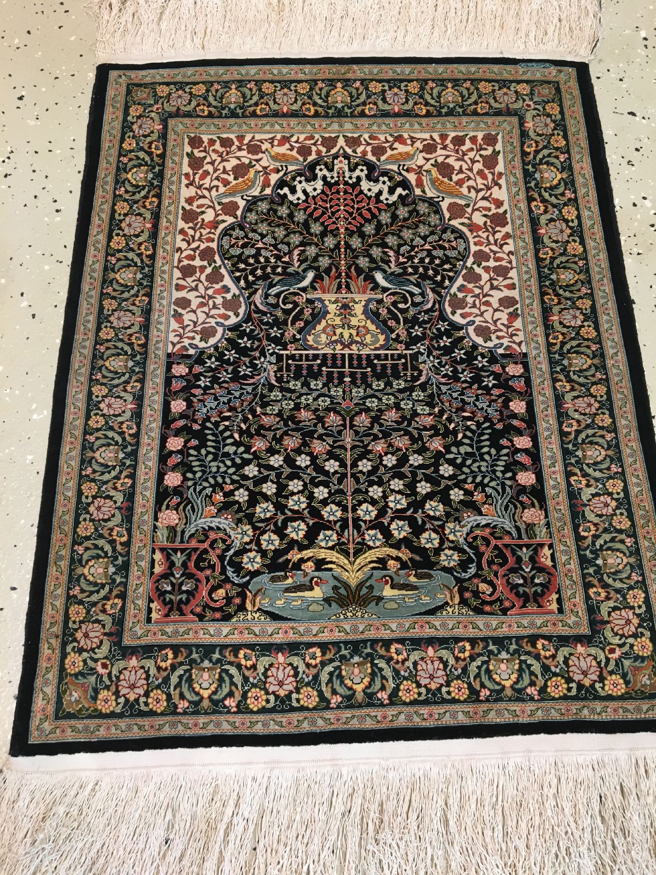 Detail a: Sehr feiner Seiden Hereke "14x14 Knotung" alt (Signiert), Türkei, um 1960, reine Naturseide. Hochfeiner Seiden Hereke mit ca. 2 Mil. ...