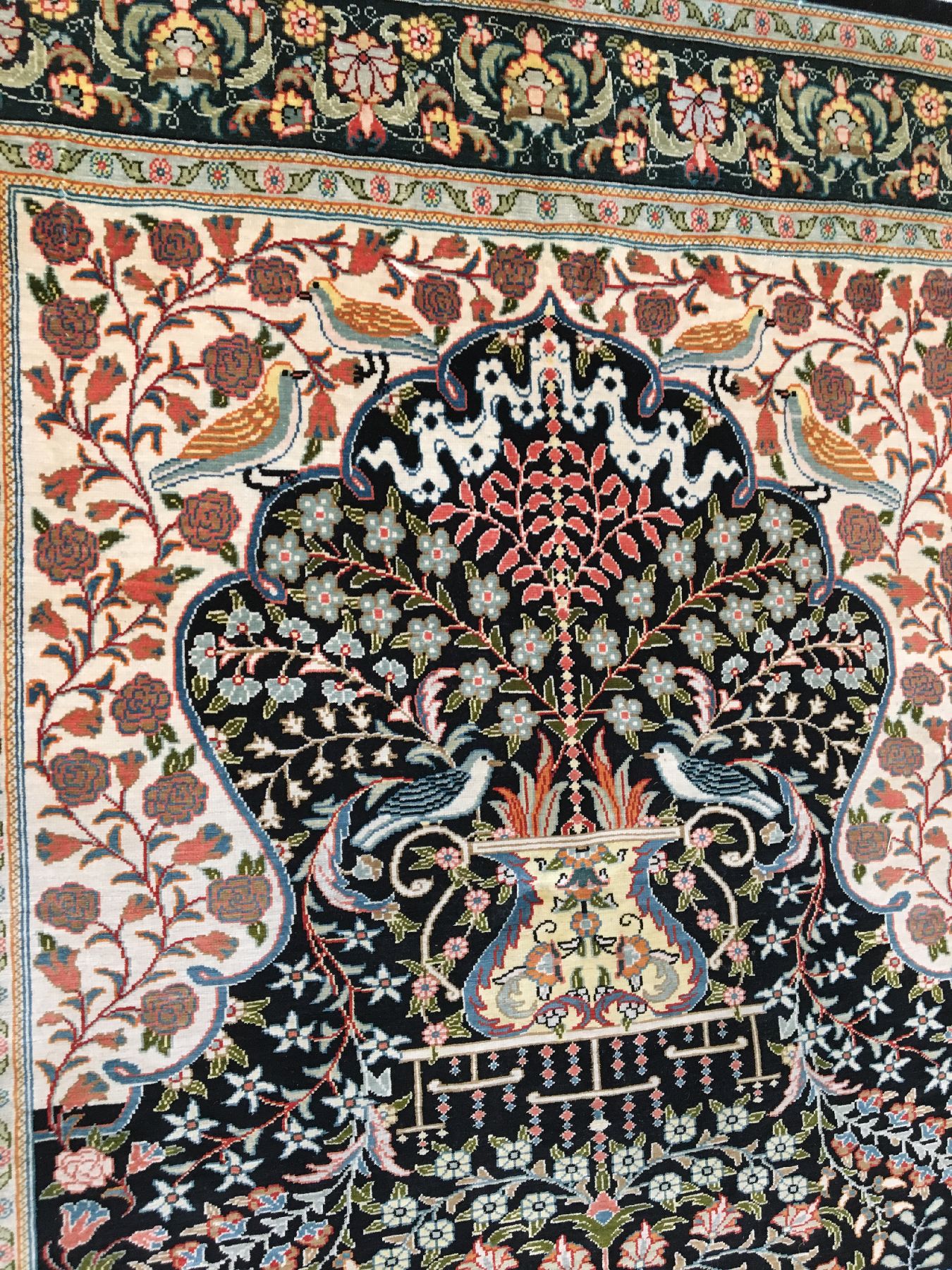 Detail c: Sehr feiner Seiden Hereke "14x14 Knotung" alt (Signiert), Türkei, um 1960, reine Naturseide. Hochfeiner Seiden Hereke mit ca. 2 Mil. ...