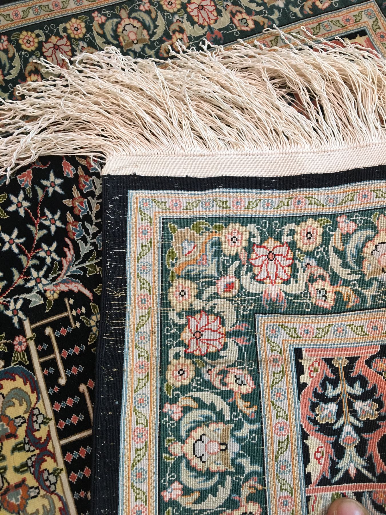 Detail h: Sehr feiner Seiden Hereke "14x14 Knotung" alt (Signiert), Türkei, um 1960, reine Naturseide. Hochfeiner Seiden Hereke mit ca. 2 Mil. ...