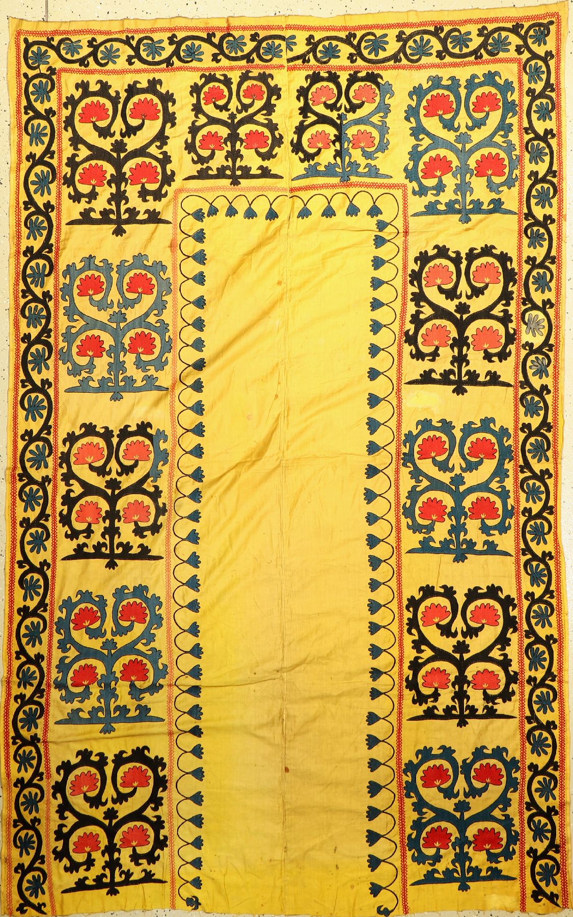 Gelbe Susani alt, Buchara, Turkestan, um 1930, Seide/Baumwolle, ca. 240 x 155 cm, seltene Farbkomposition, dekorativ, EHZ: 2-3