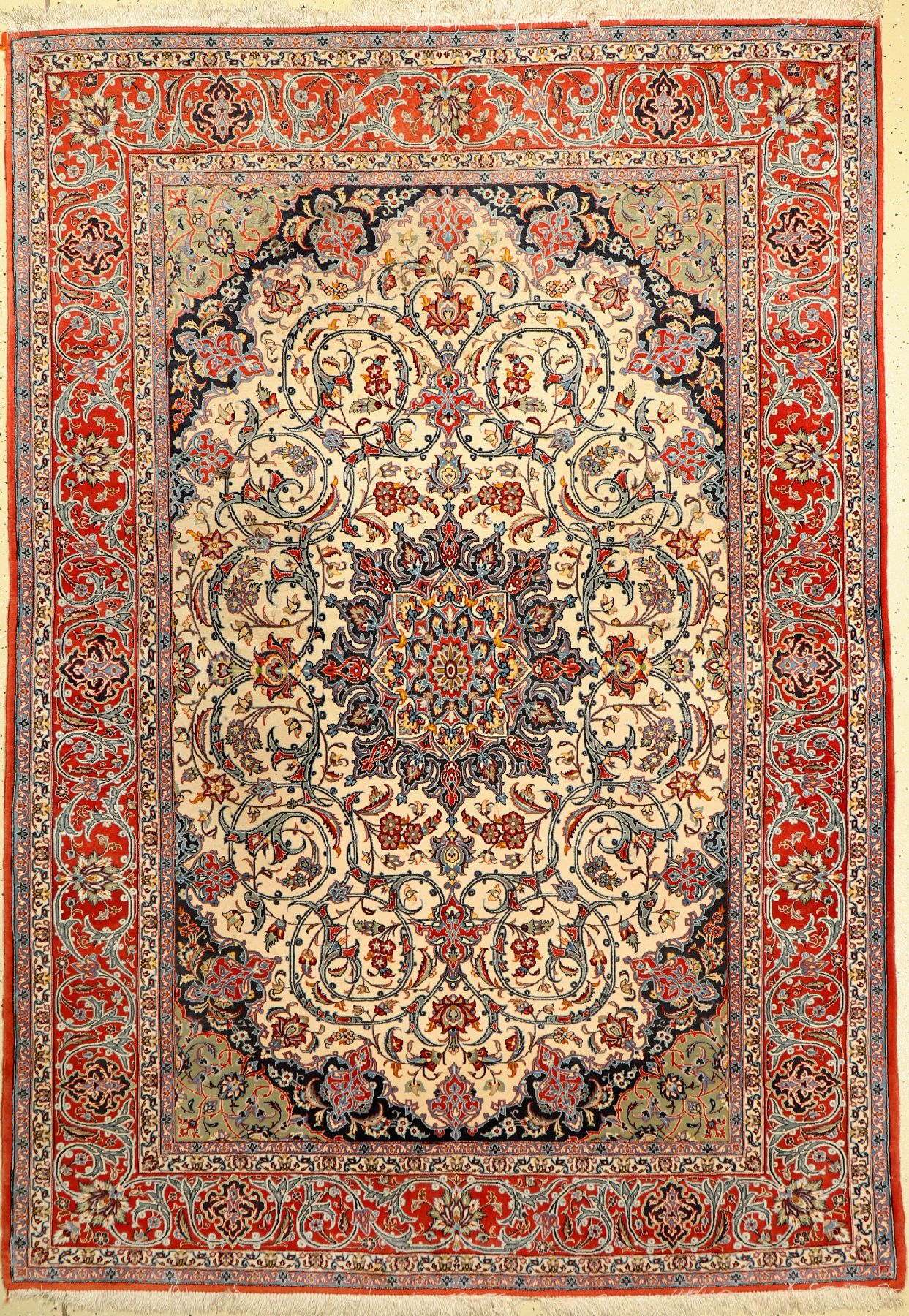 Esfahan fein, Persien, ca. 40 Jahre, Korkwolle auf Seide, ca. 235 x 165 cm, EHZ: 2-3