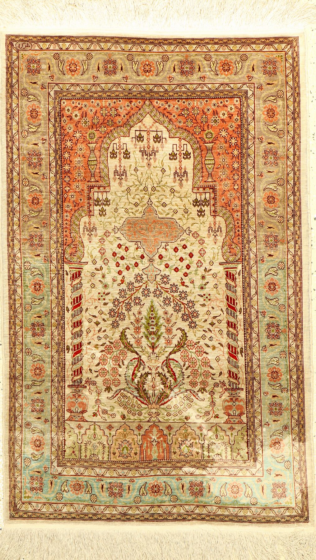 Hereke Seide, Türkei, 40 Jahre, Naturseide, ca. 140 x 70 cm, EHZ: 3