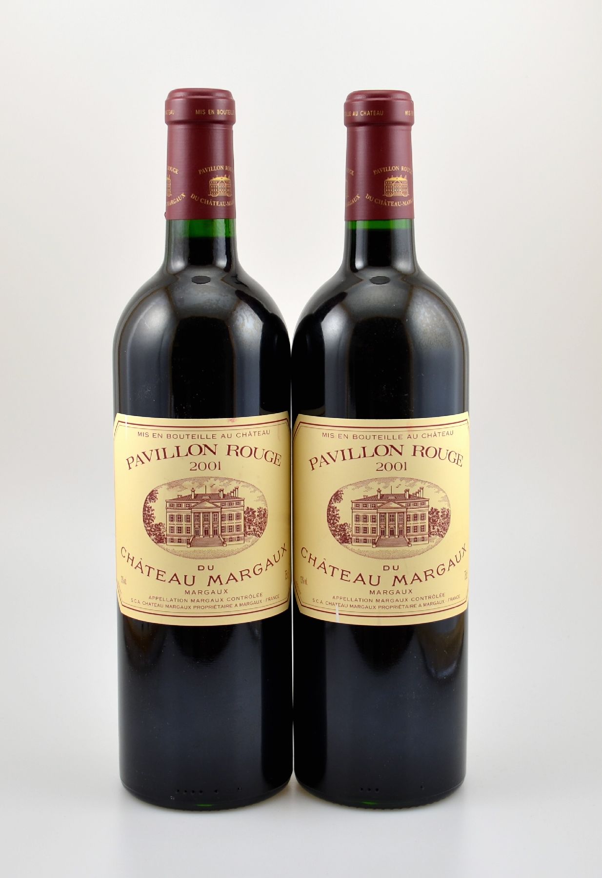 2 Flaschen 2001 Pavillon Rouge du Chateau Margaux, Margaux, 2. Wein von Chateau Margaux, je ca, 75 cl. 13 % Vol., Füllstände: je into neck, ...