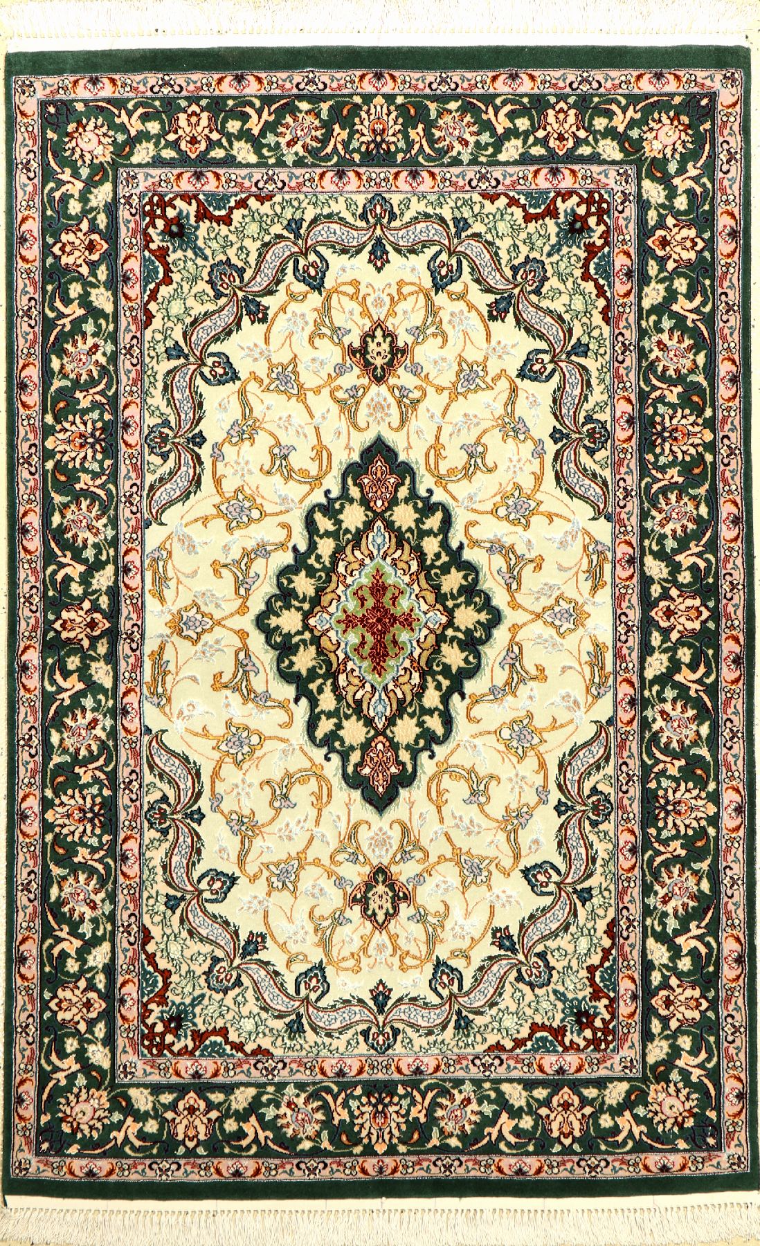 Esfahan fein, Persien, ca. 15 Jahre, Korkwolle mit und auf Seide, ca. 148 x 97 cm, EHZ: 1-2 (fachkundig gereinigt). Seltene Farbkomposition mit ...