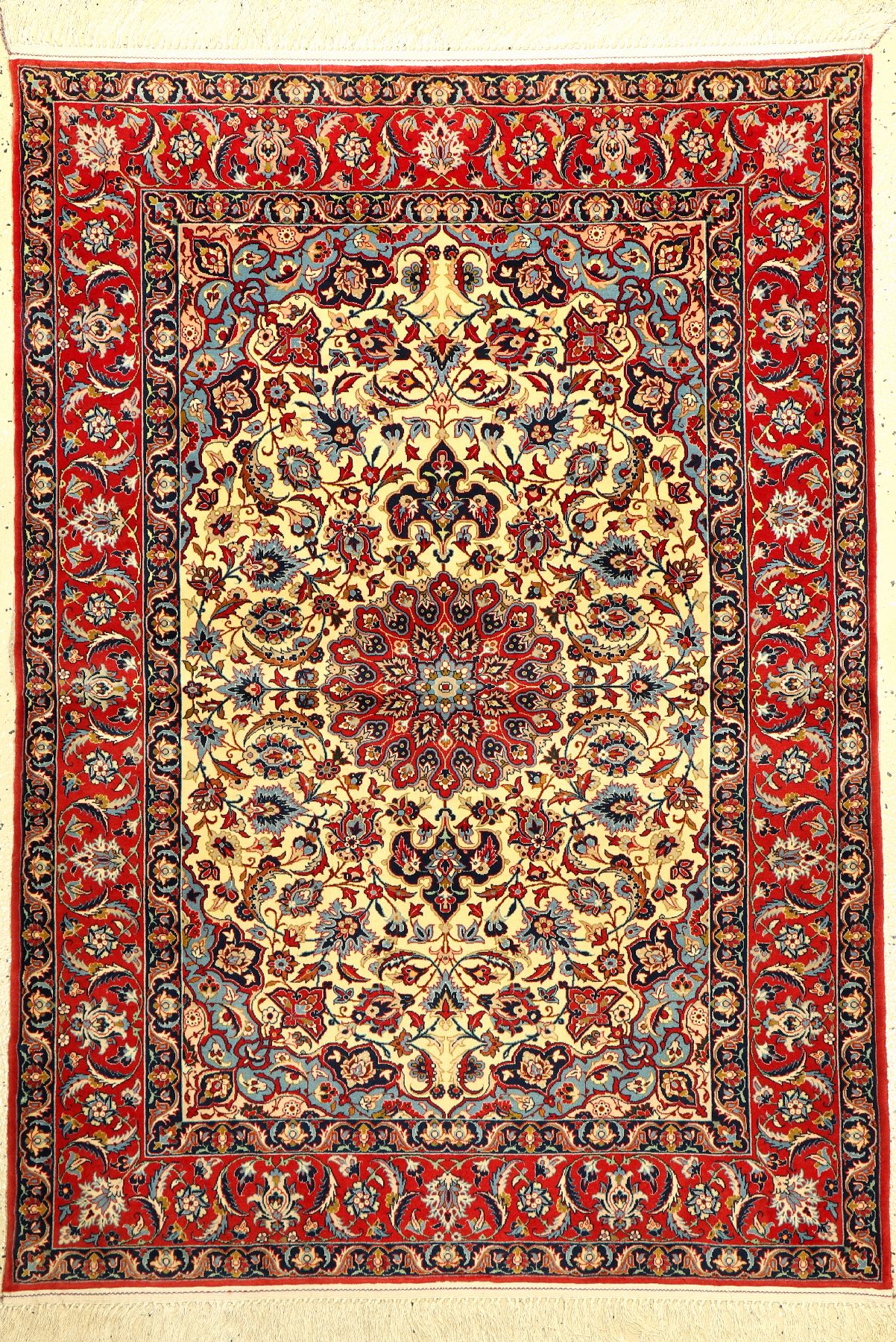 Esfahan fein alt, Persien, ca. 40 Jahre, Korkwolle auf Seide, ca. 152 x 107 cm, EHZ: 2 (fachkundig gereinigt).