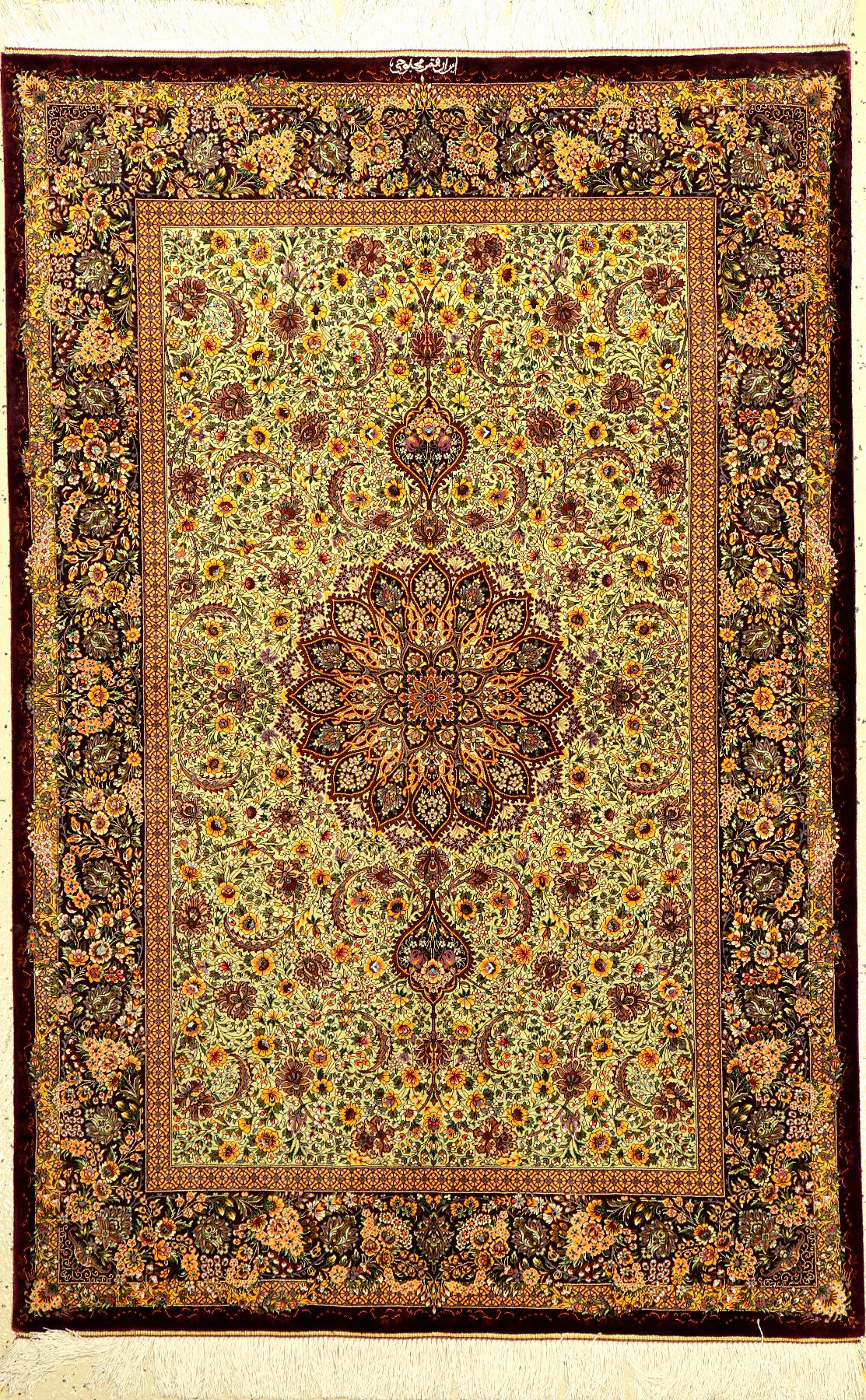 Sehr feiner grüner Seiden Ghom "Mahlonji" (Signiert), Persien, ca. 15 Jahre alt, reine Naturseide. Kunstvoll gezeichneter Seiden Ghom in ...