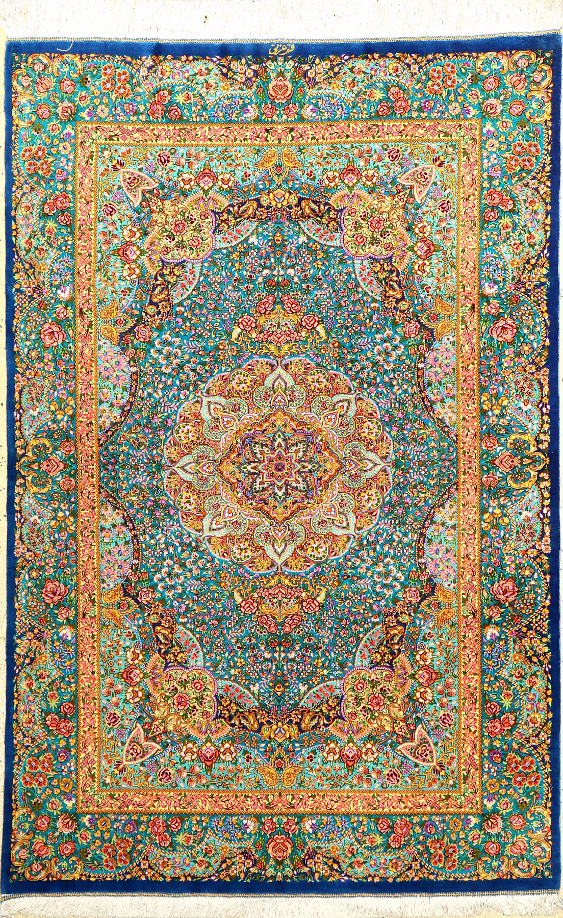 Sehr feiner himmelblauer Seiden Ghom "Ezzati" (Signiert), Persien, ca. 15 Jahre alt, reine Naturseide. Seltener feiner Seiden Ghom mit ...