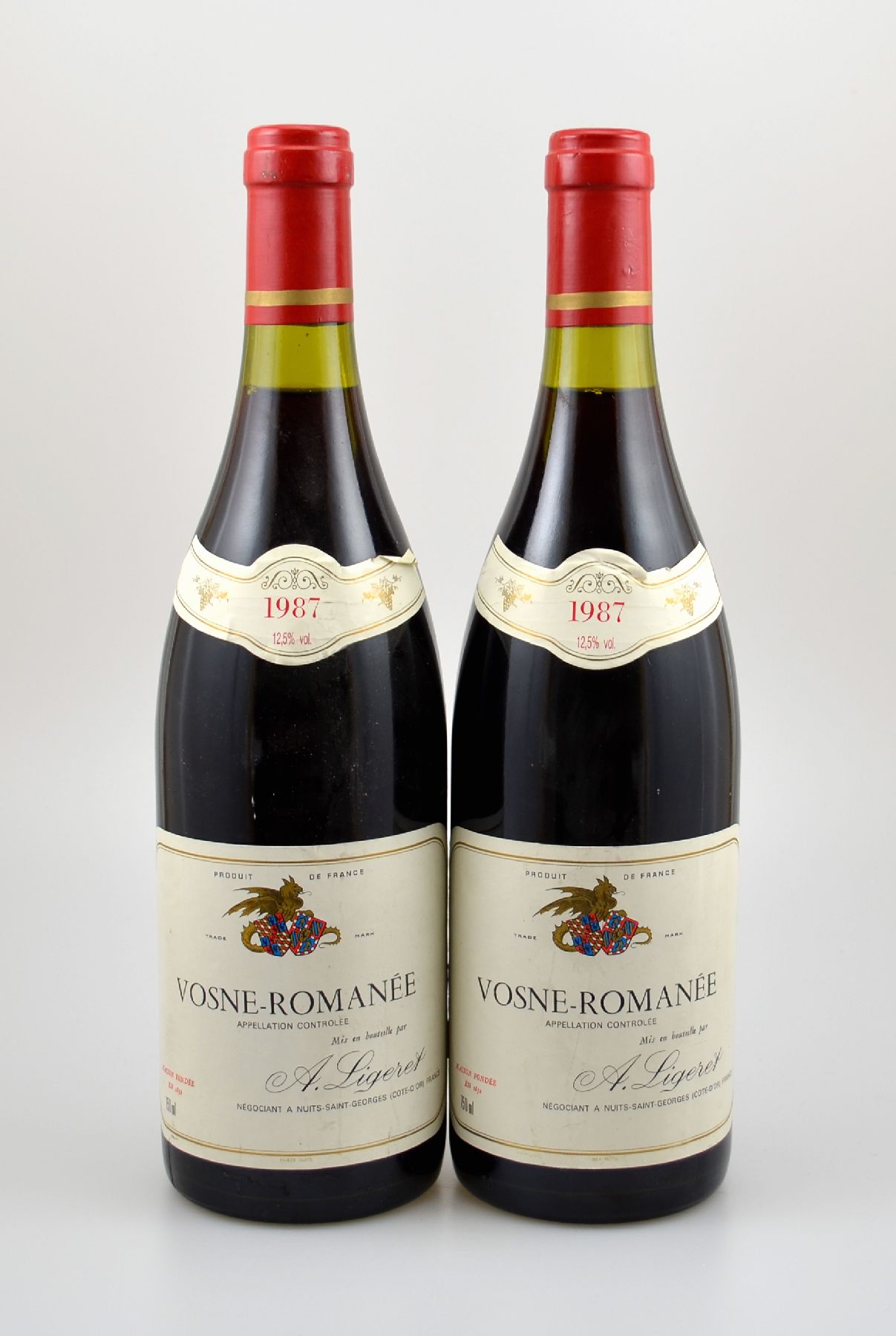 2 Flaschen 1987 Vosne-Romanee, A. Ligeret, Nuits-Saint-Georges, je ca. 75 cl,12,5 % Vol., Abstände zwischen Kapsel und Wein: 1-1.5 cm, unverkostet, ...