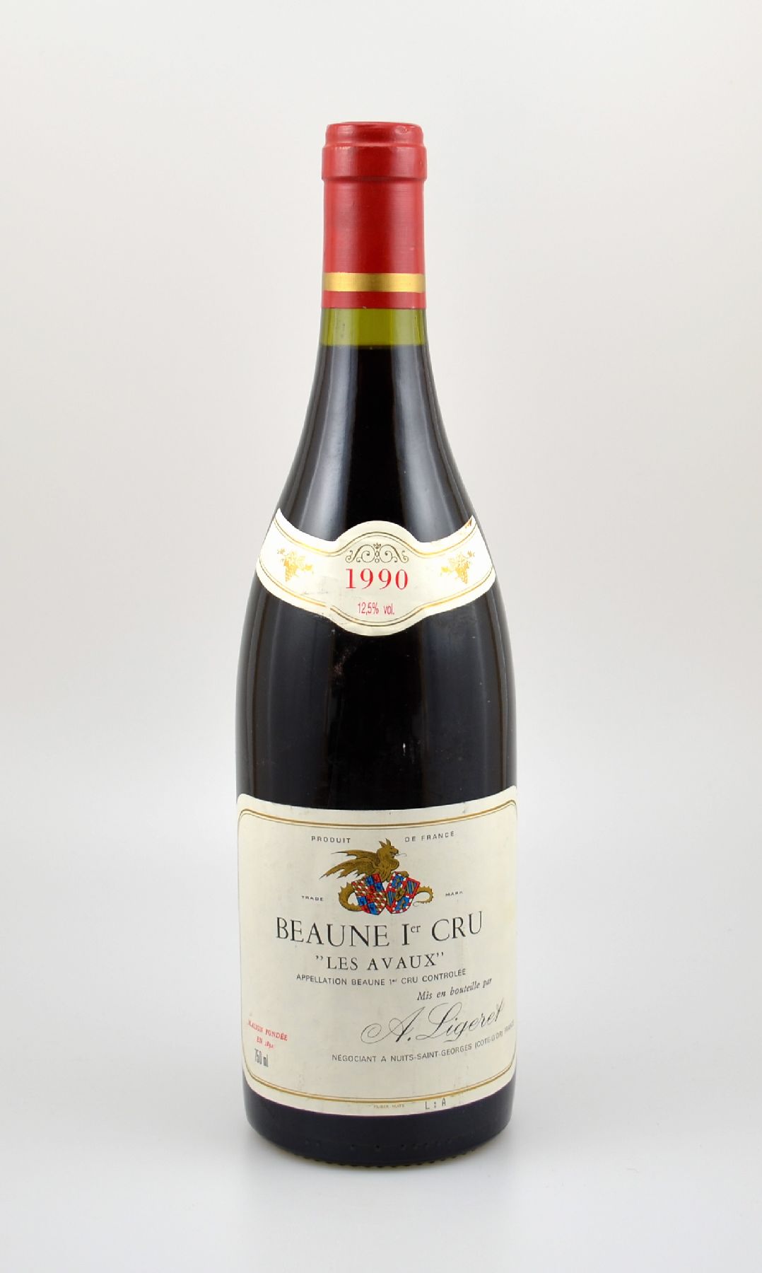 1 Flasche 1990 Beaune 1er Cru Les Avaux, A.Ligeret, ca. 75 cl, 12,5 % Vol., Abstand zwischen Kapsel und Wein: ca. 1 cm, guter Erhaltungszustand, ...