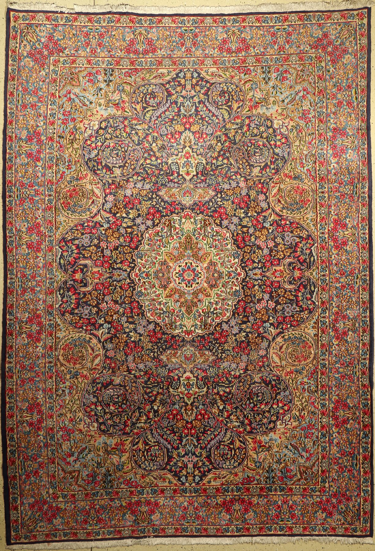 Kerman, Persien, ca. 40 Jahre, Wolle auf Baumwolle, ca. 353 x 245 cm, EHZ: 2-3