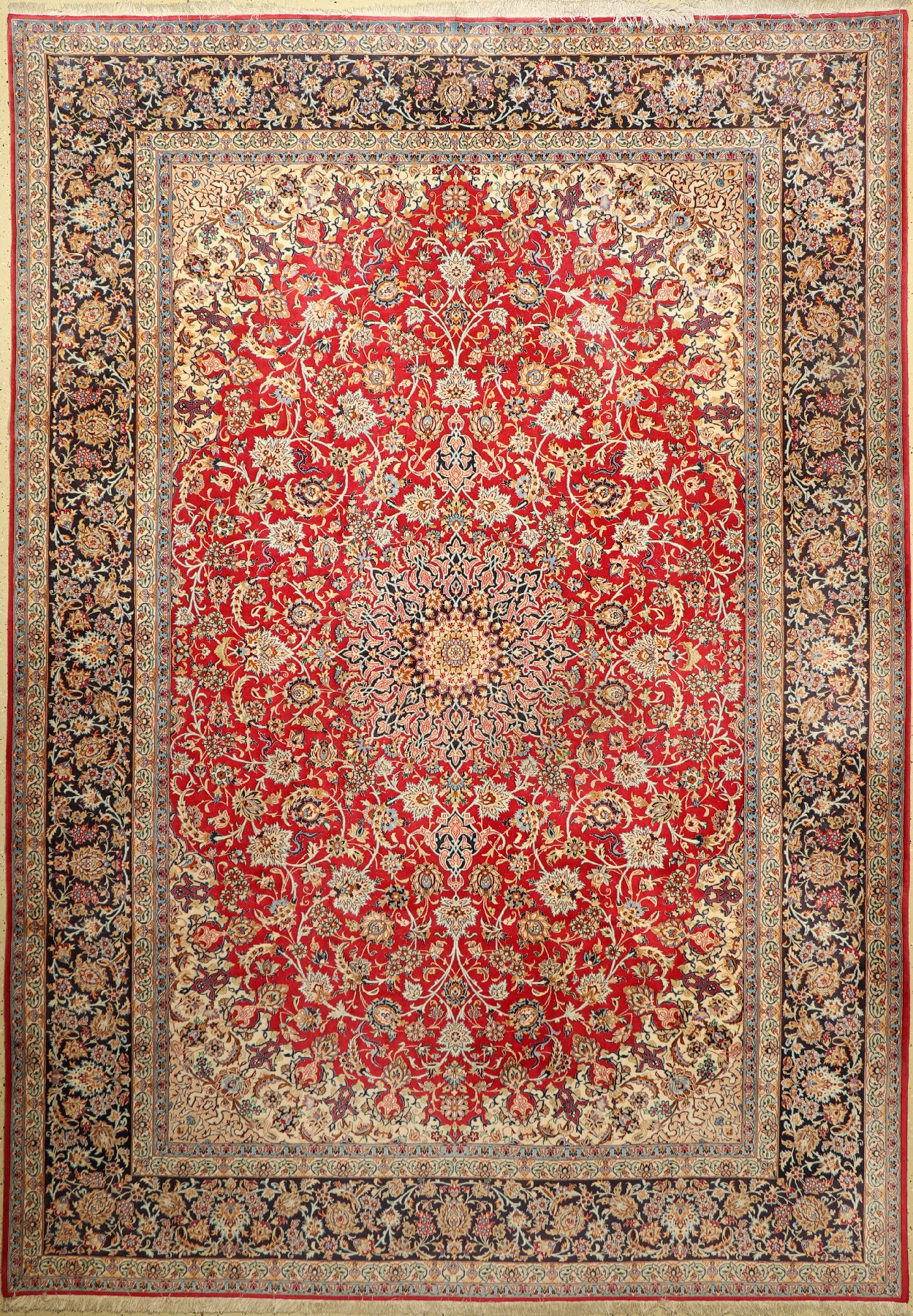 Esfahan fein, Persien, ca. 30 Jahre, Korkwolle mit und auf Seide, ca. 365 x 256 cm,ca. 1,0 Mio. Kn/qm, EHZ: 2-3