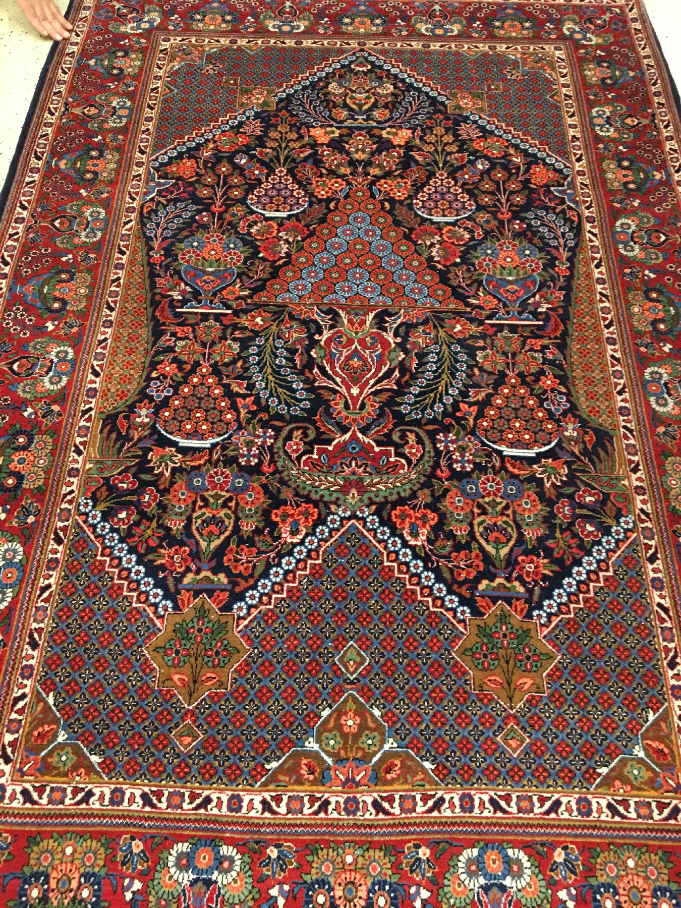Detail b: Feiner Keschan Kork alt (Hadji-Khanumi Design), Zentralpersien, um 1930, Korkwolle geknüpft auf Baumwolle. Kork Keschan im sogenannten ...