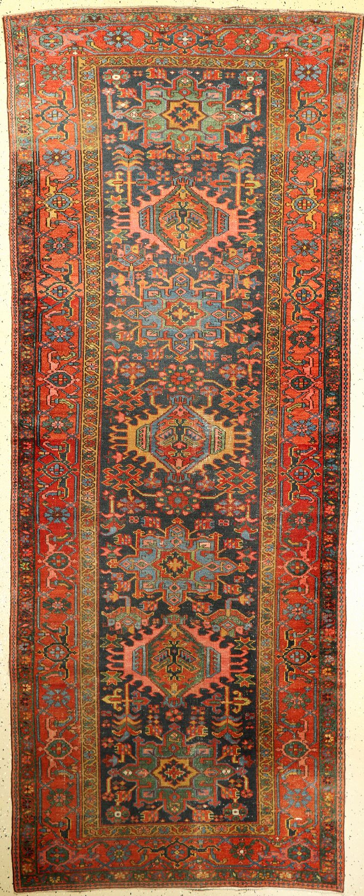 Garadjeh alt, Persien, um 1930, Wolle auf Baumwolle, ca. 271 x 102 cm, EHZ: 4