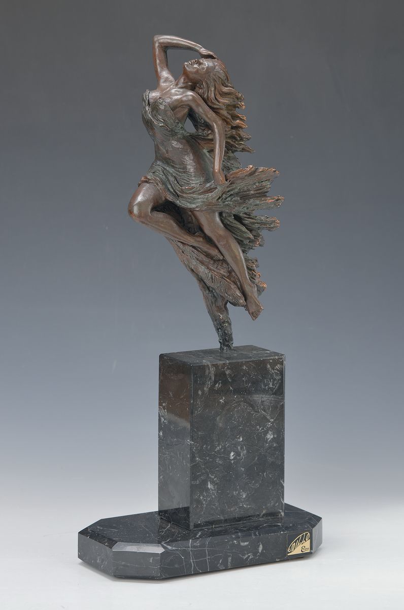 Manuel Vidal, geb. 1953, Metallskulptur auf Sockel, sign. Vidal, Monogram. num. 1910/3999,Gesamth. mit Sockel ca. 47 cm, inkl. Zertifikat