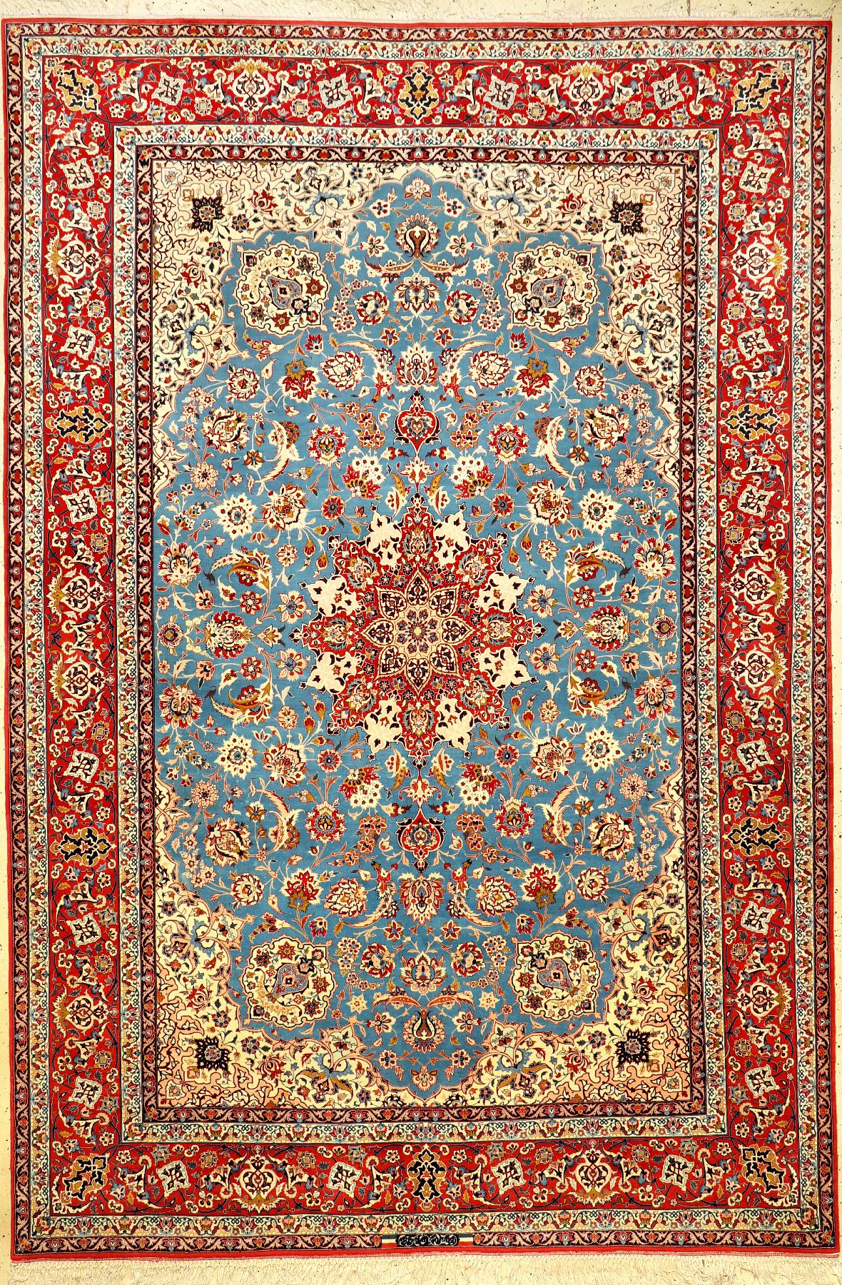 Großer feiner Esfahan "Khodazad" alt (Signiert), Zentralpersien, um 1960, Korkwolle geknüpft auf Seidenkette. Hochfeiner himmelblauer ...