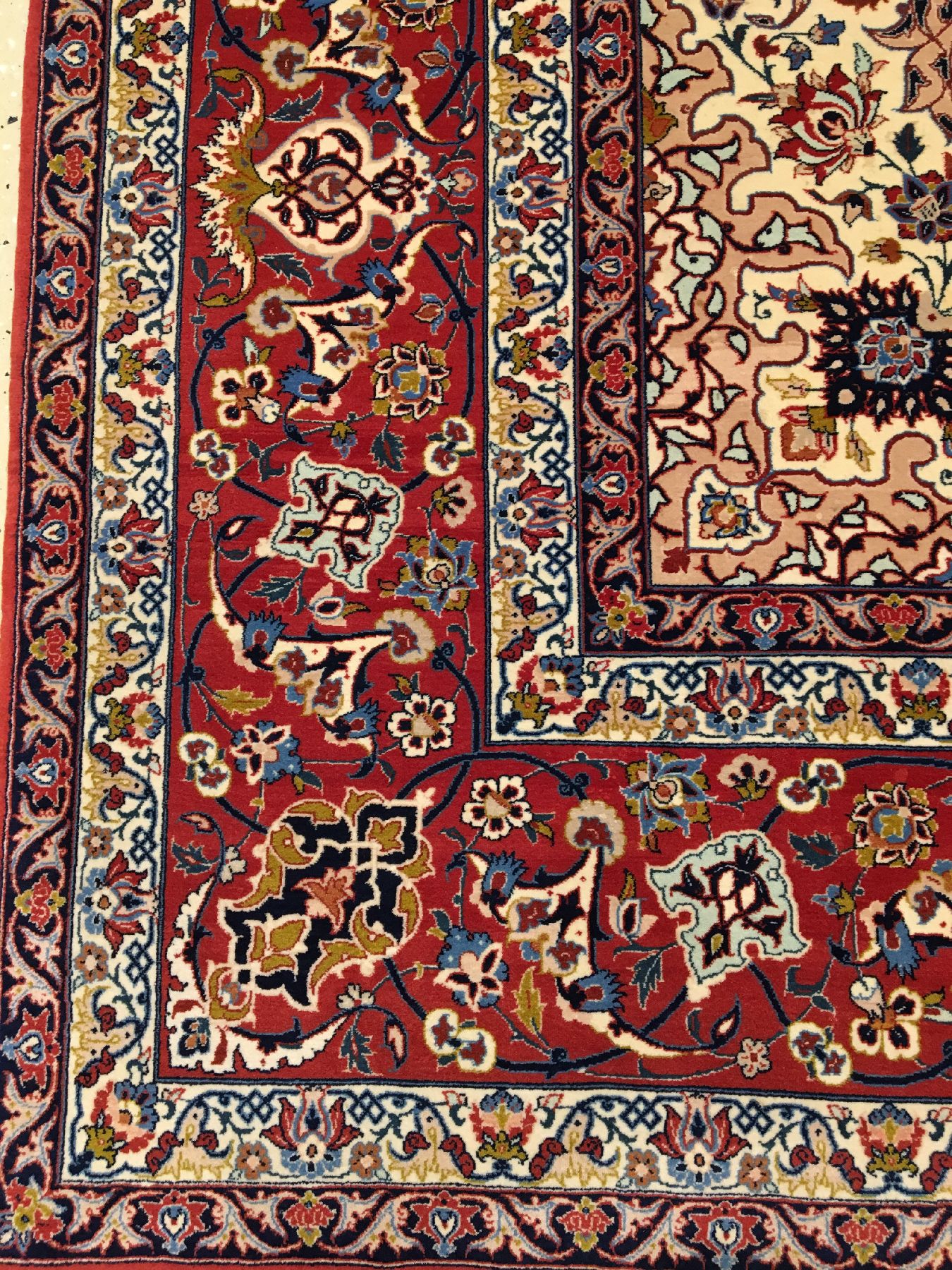 Detail g: Großer feiner Esfahan "Khodazad" alt (Signiert), Zentralpersien, um 1960, Korkwolle geknüpft auf Seidenkette. Hochfeiner himmelblauer ...