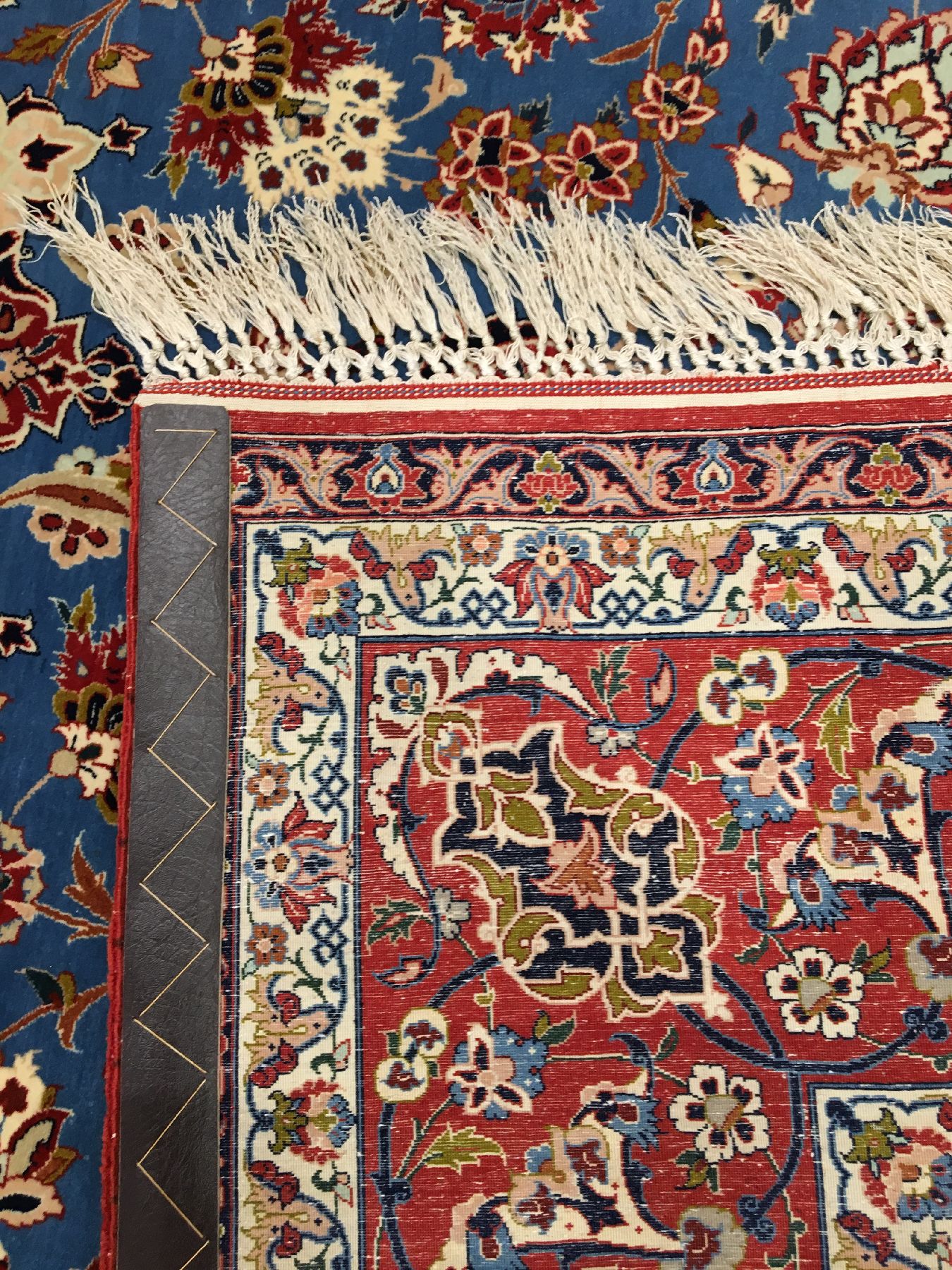 Detail h: Großer feiner Esfahan "Khodazad" alt (Signiert), Zentralpersien, um 1960, Korkwolle geknüpft auf Seidenkette. Hochfeiner himmelblauer ...