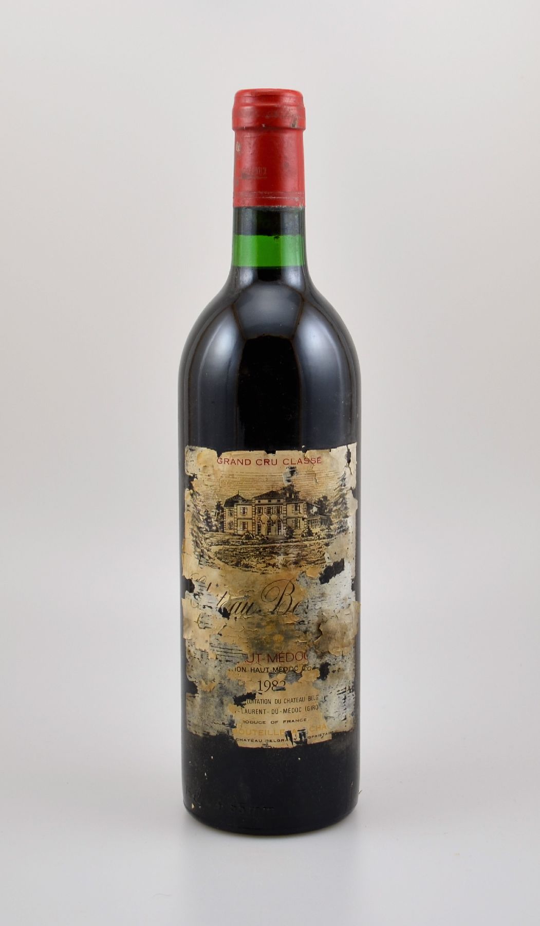 6 Flaschen 1982 Chateau Belgrave, Haut-Medoc, je ca. 75 cl, Füllstände: top shoulder bis into neck, Etiketten stärker besch., unverkostet