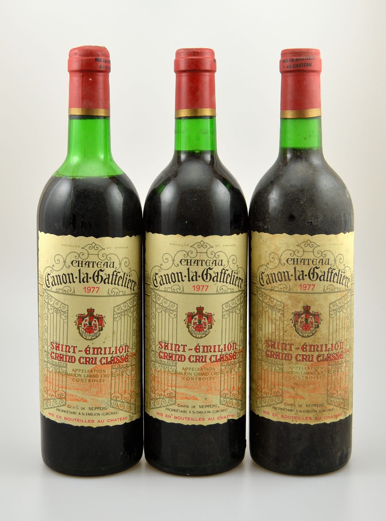 3 Flaschen 1977 Chateau Canon la Gaffeliere,Saint-Emilion, Grand Cru Classe, je ca. 75 cl, Füllstände: ca. mid shoulder bis top shoulder, Etiketten ...