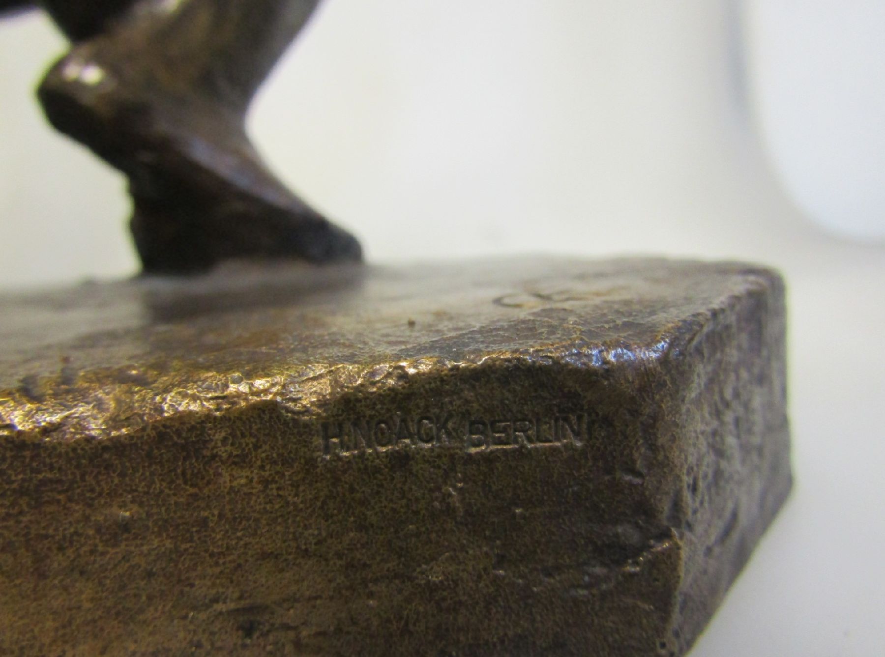 Detail h: Georg Kolbe, 1877-1947, Titel: Mann und Weib, miteinander ringend, Bronze, Monogr. "GK", Giesserstempel H. Noack Berlin, inkl. Expertise ...
