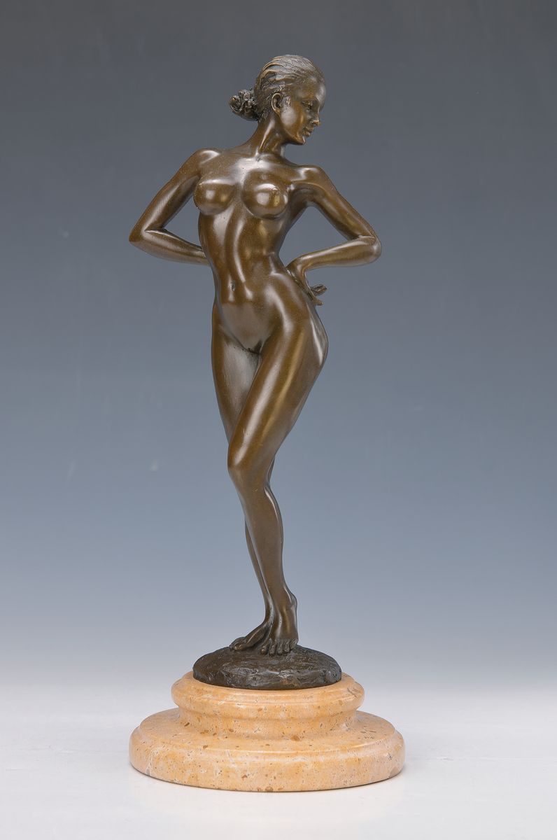 Raymondo, Bildhauer des 20.Jh., stehender weiblicher Akt , sign., H. 35 cm