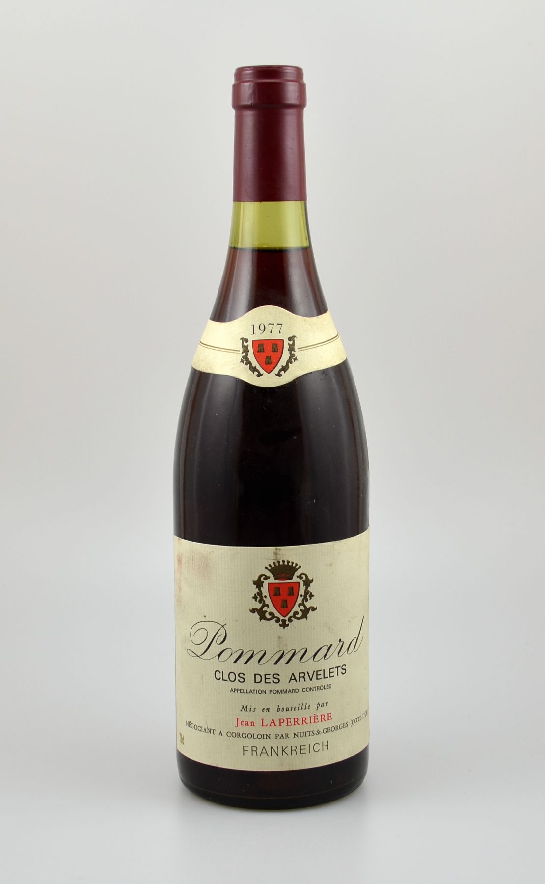 3 Flaschen 1977 Pommard Clos des Arvelets, je ca. 73 cl, Abstände zwischen Kapsel und Wein: ca. 2-3 cm, unverkostet, Provenienz: Aus einer privaten ...