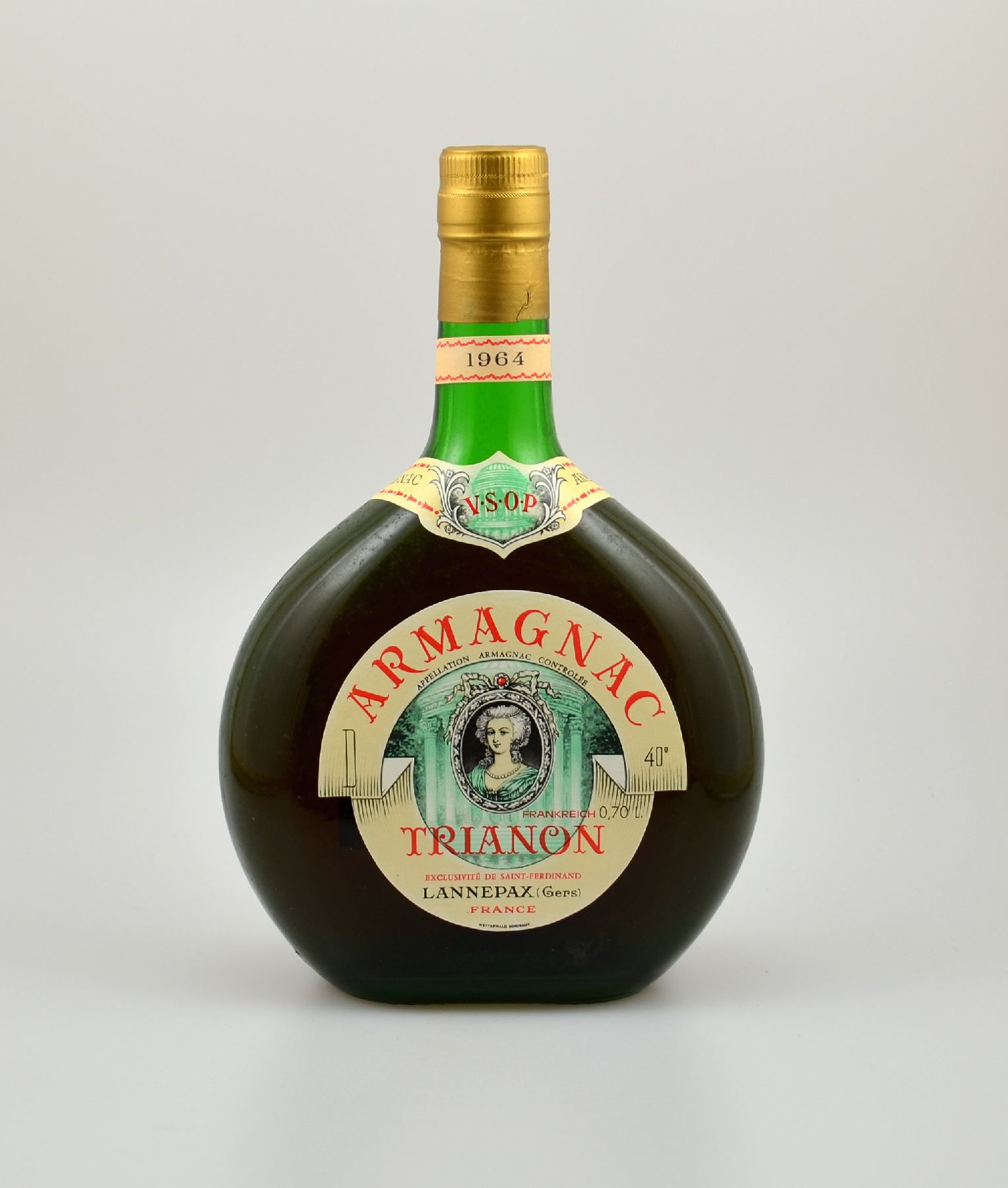 2 Flaschen 1964 Armagnac, Trianon, Lannepax, je ca. 70 cl, 40 % Vol., Abstände zwischen Kapsel und Armagnac: ca. 4,5 cm, gute Erhaltungszustände, ...