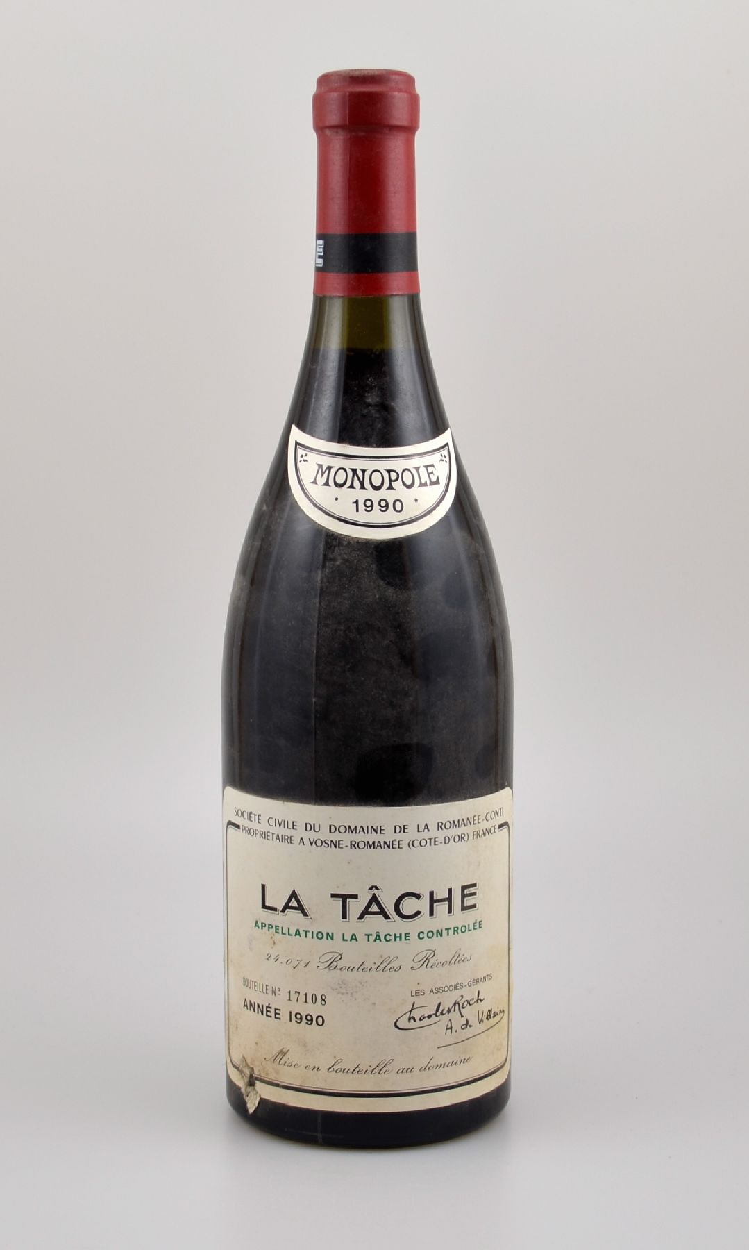 1 Flasche 1990 La Tache Grand Cru, Domaine de La Romanee-Conti, ca. 75 cl, 13,5 % Vol., Abstand zwischen Kapsel und Wein: ca. 2 cm, Etikett min. ...