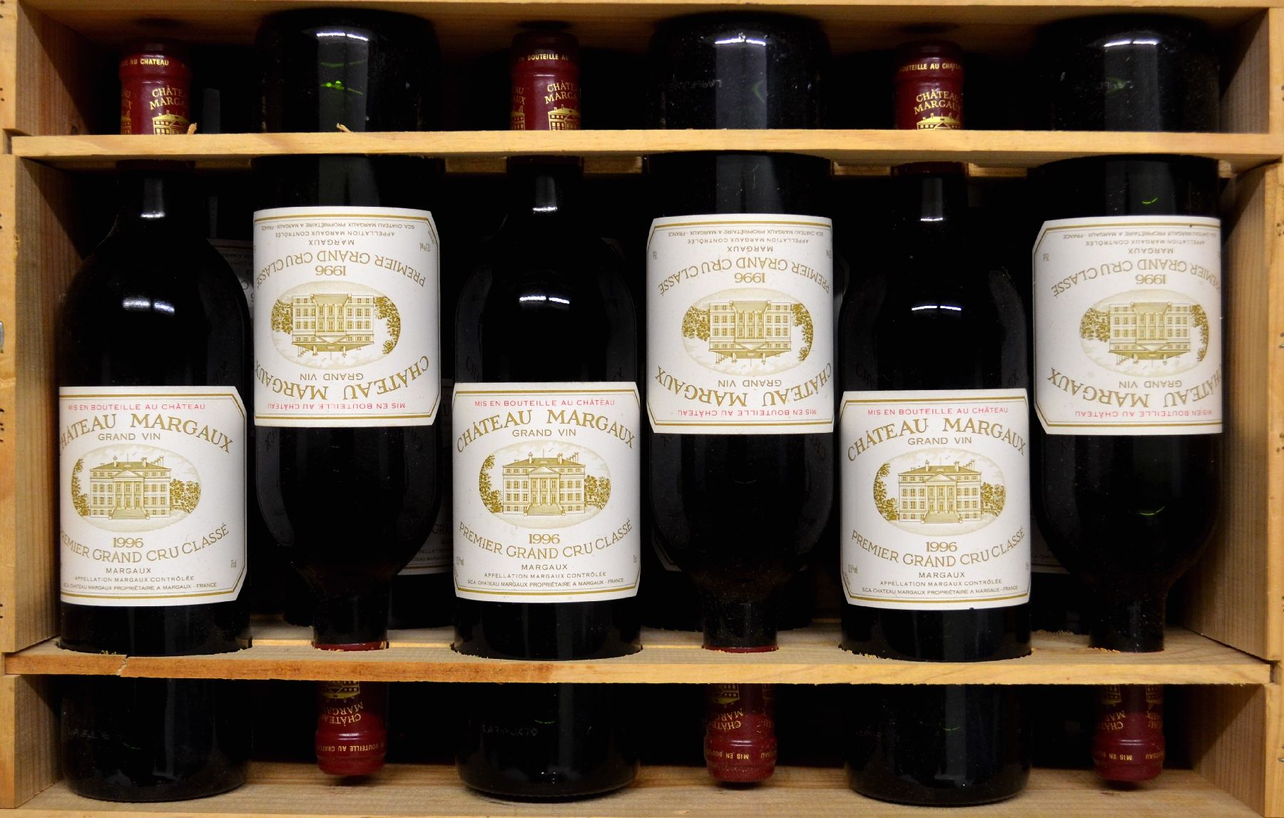 Detail a: 12 Flaschen 1996 Chateau Margaux, Margaux, Premier Grand Cru Classe, je ca. 75 cl, 12,5 % Vol., Füllstände: je into neck, hervorragende ...