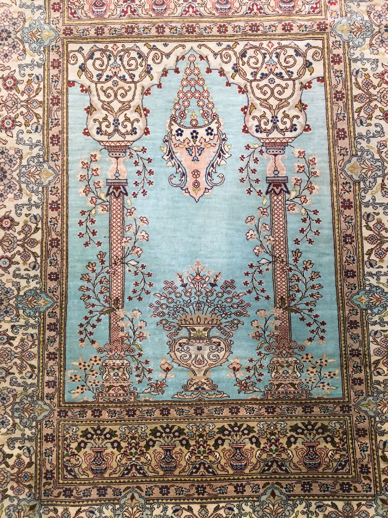 Detail a: Sehr feiner Seiden Hereke "14x14 Knotung" alt (Signiert), Türkei, um 1960, reine Naturseide. Hochfeiner Seiden Hereke mit ca. 2 Mil. ...
