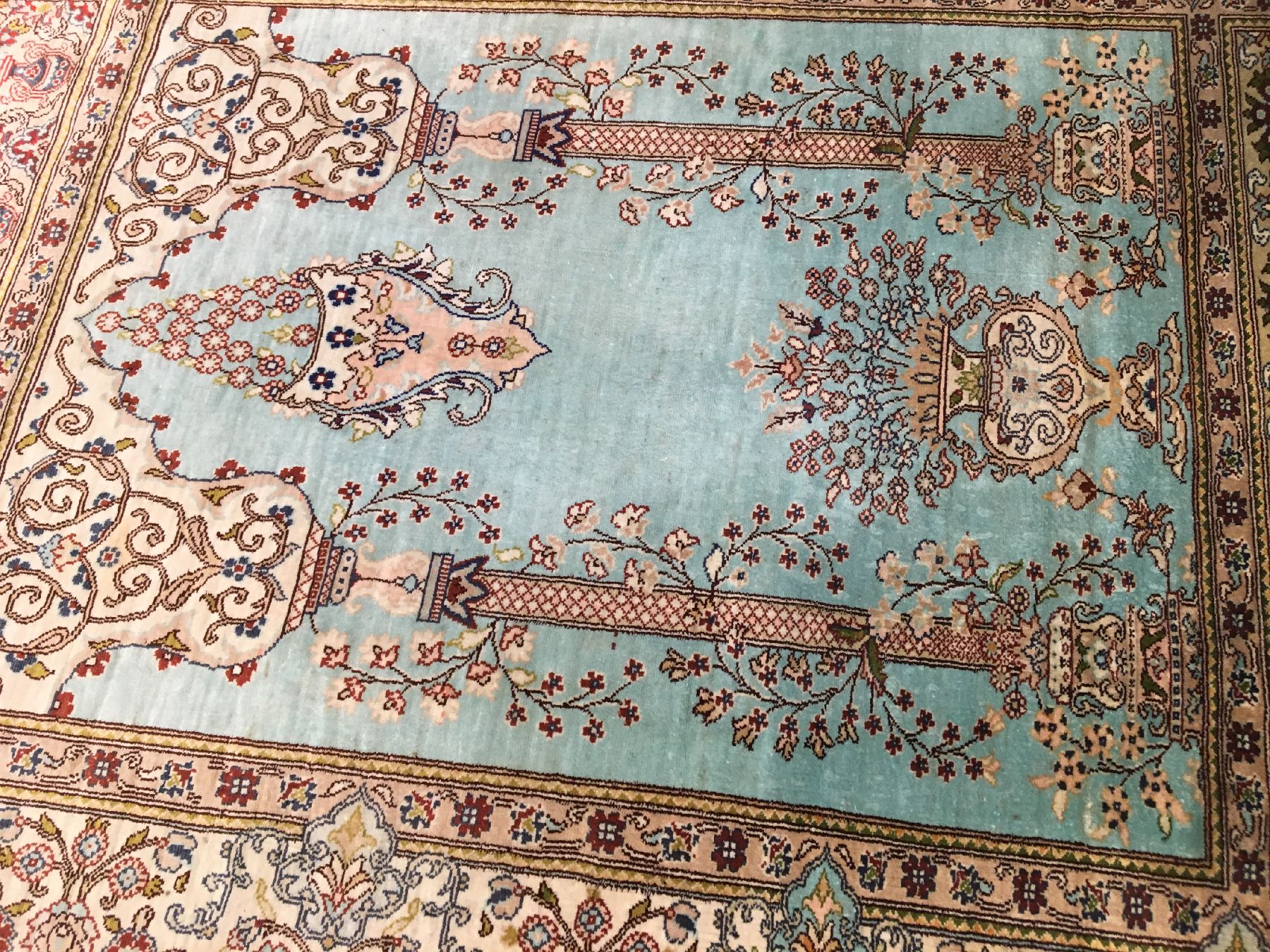 Detail c: Sehr feiner Seiden Hereke "14x14 Knotung" alt (Signiert), Türkei, um 1960, reine Naturseide. Hochfeiner Seiden Hereke mit ca. 2 Mil. ...