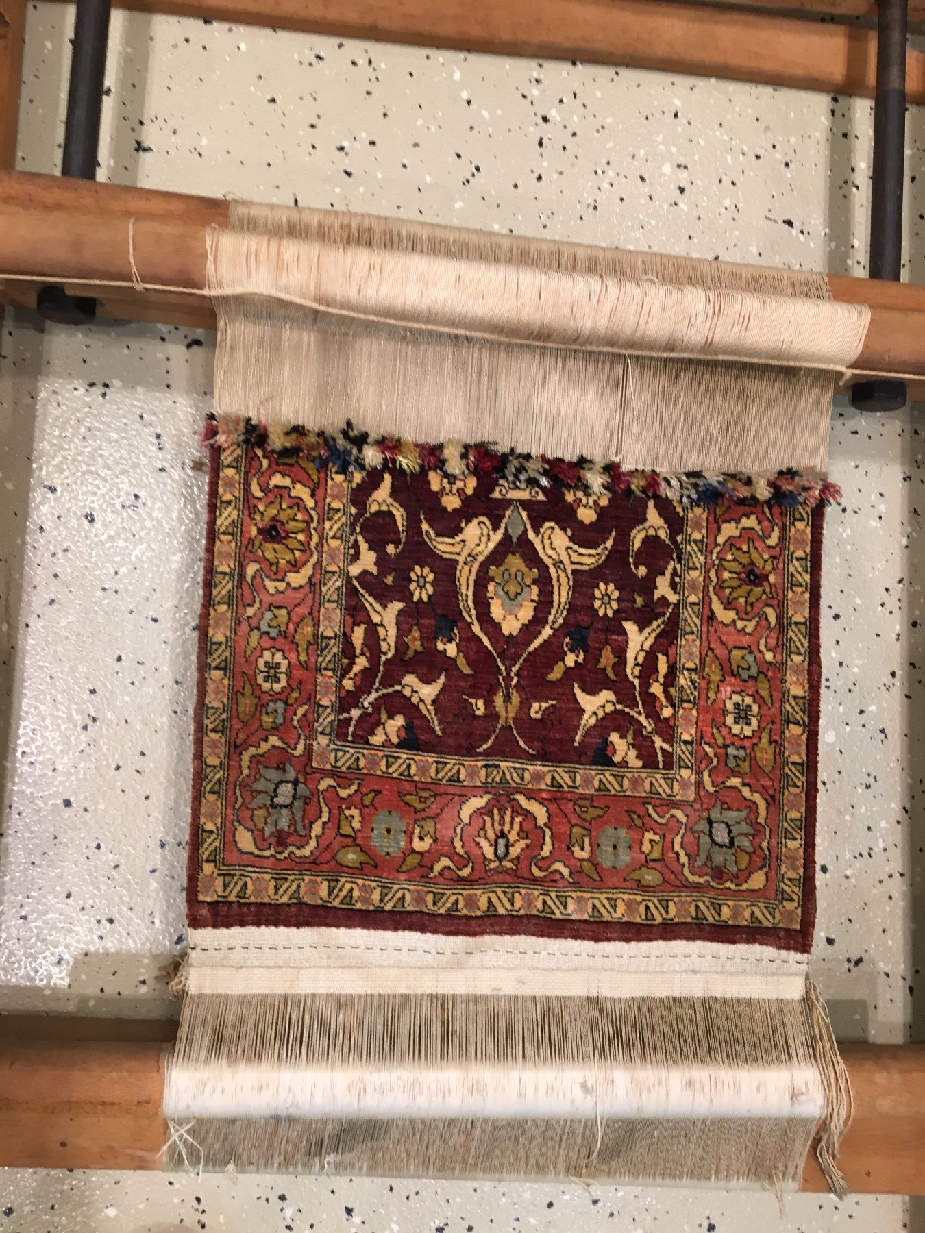 Detail a: Seltener Seiden Hereke "Knüpfstuhl" alt, Türkei, um 1960, reine Naturseide mit Metallbrokat/Holz-Knüpfstuhl. Absolute Rarität, ca. 103 ...