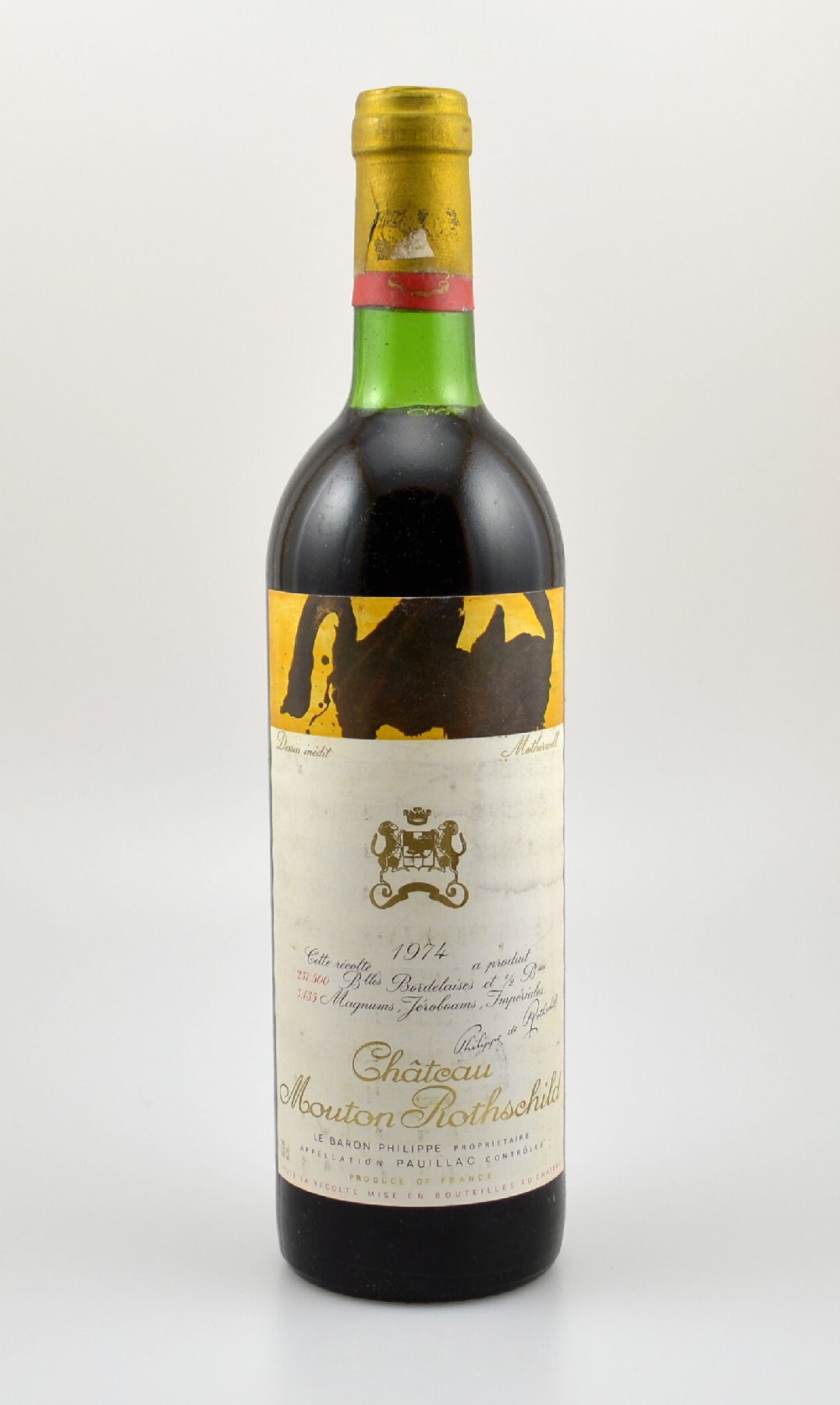 1 Flasche 1974 Chateau Mouton Rothschild, Pauillac, Premier Grand Cru Classe, ca. 73 cl, Füllstand: ca. top shoulder, Etikett l. beschmutzt, ...