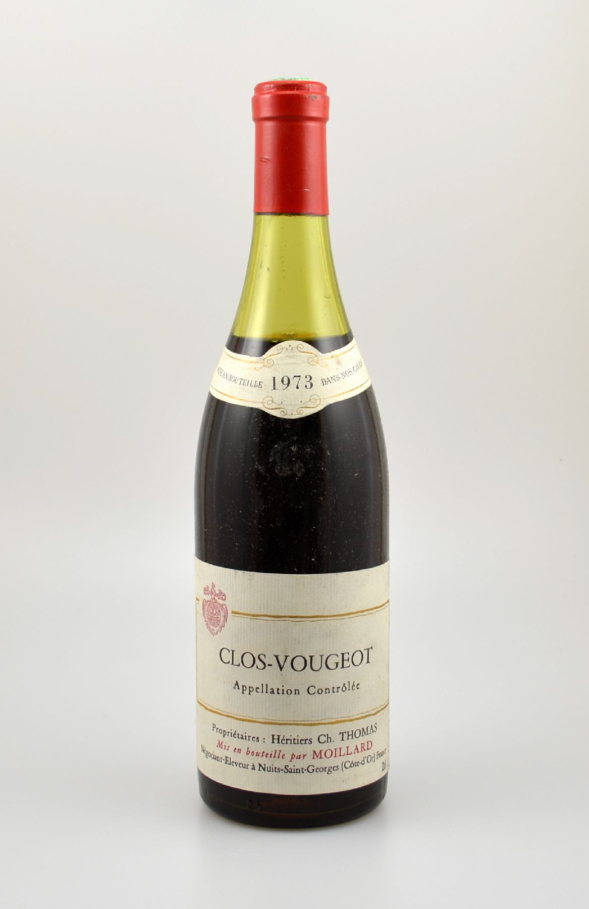 5 Flaschen 1973 Clos-Vougeot, Nuits-Saint-Georges, Heritiers Ch. Thomas, je ca. 73 cl, Abstände zwischen Kapsel und Wein: ca. 2,5-5 cm, Etiketten l. ...