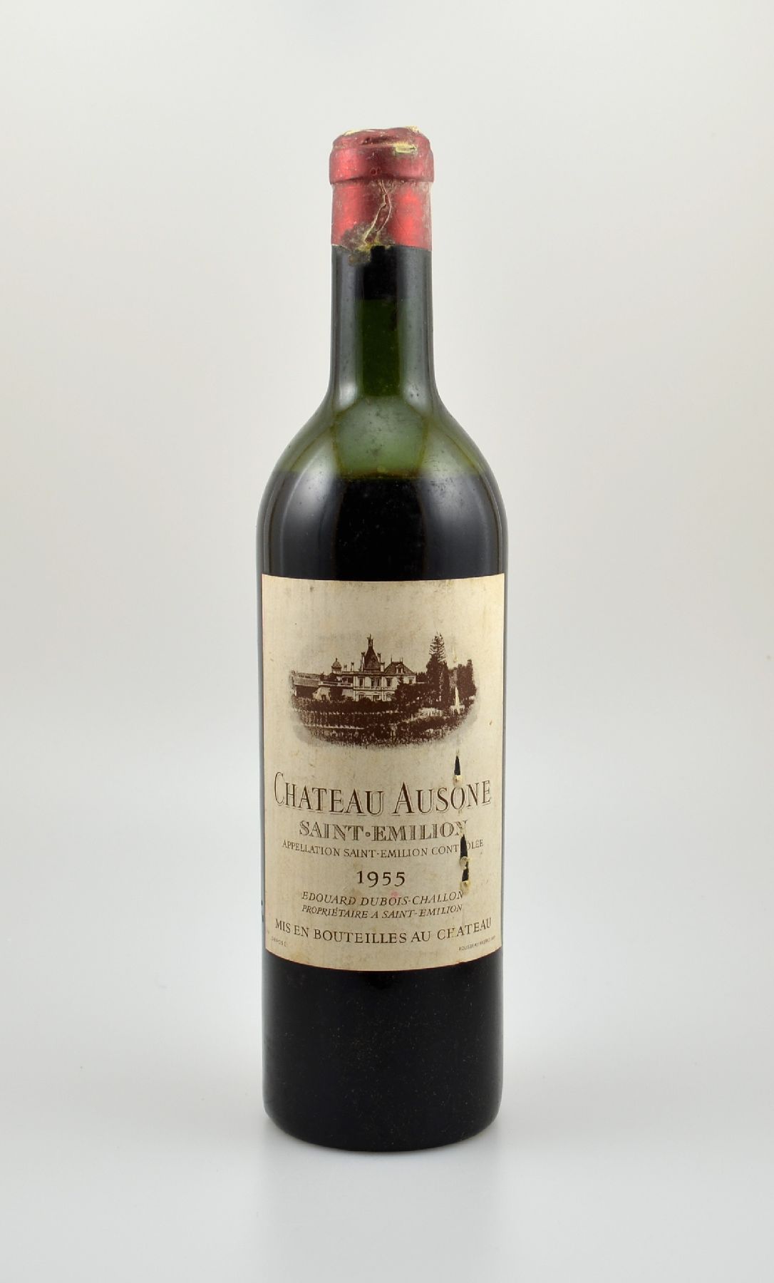 1 Flasche 1955 Chateau Ausone, Saint-Emilion, 1er Grand Cru Classe "A", Füllstand: ca. lower mid shoulder, Etikett l. gebräunt und ...