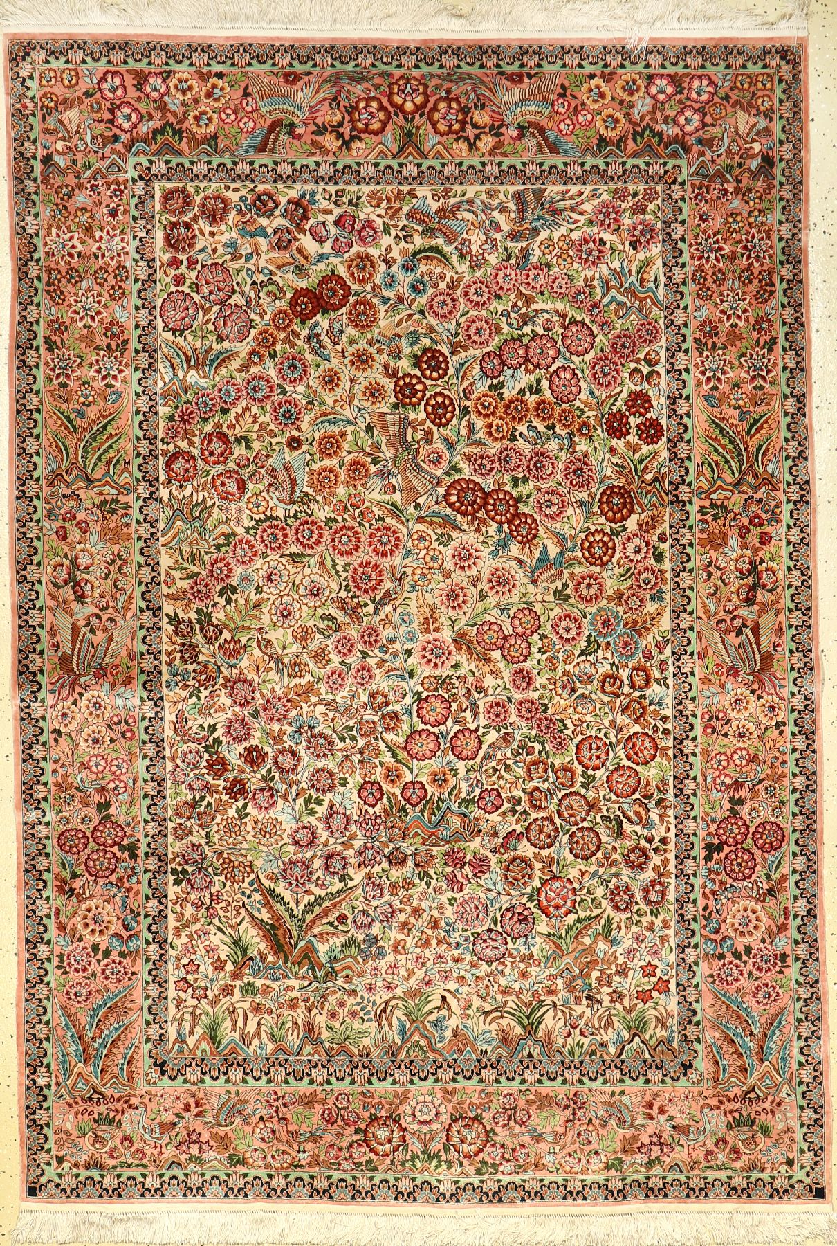 Seiden Ghom sehr fein, China, ca. 40 Jahre,reine Naturseide, ca. 204 x 138 cm, sehr feineQualität, Chen-Ping Manufaktur, EHZ: 2, ca. 1,1 Mil. ...