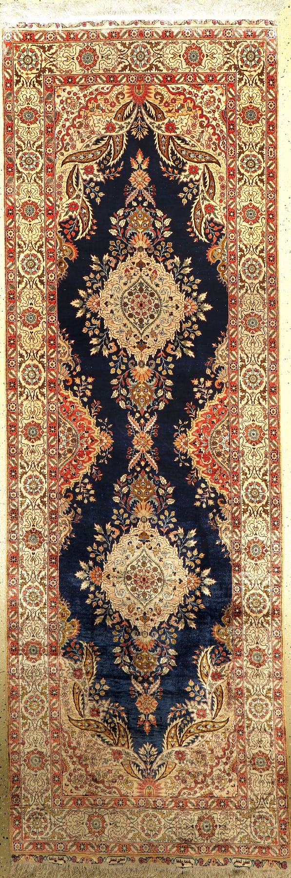 Seiden Istanbul (Galerie), Türkei, ca. 40 Jahre, reine Naturseide, ca. 292 x 96 cm, EHZ:2. (Signiert).