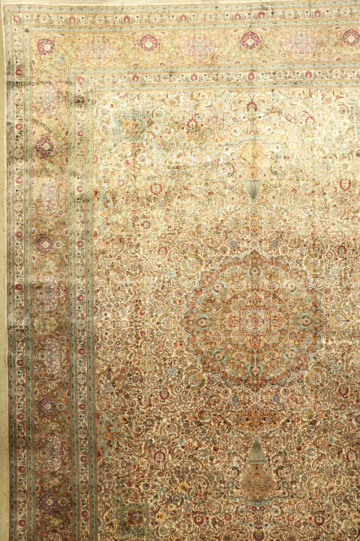 Sehr feiner Seiden Hereke (wohl Auftragsarbeit), China, ca. 40 Jahre alt, reine Naturseide, ca. 490 x 375 cm, EHZ: 2 (fachkundig gereinigt), sehr ...