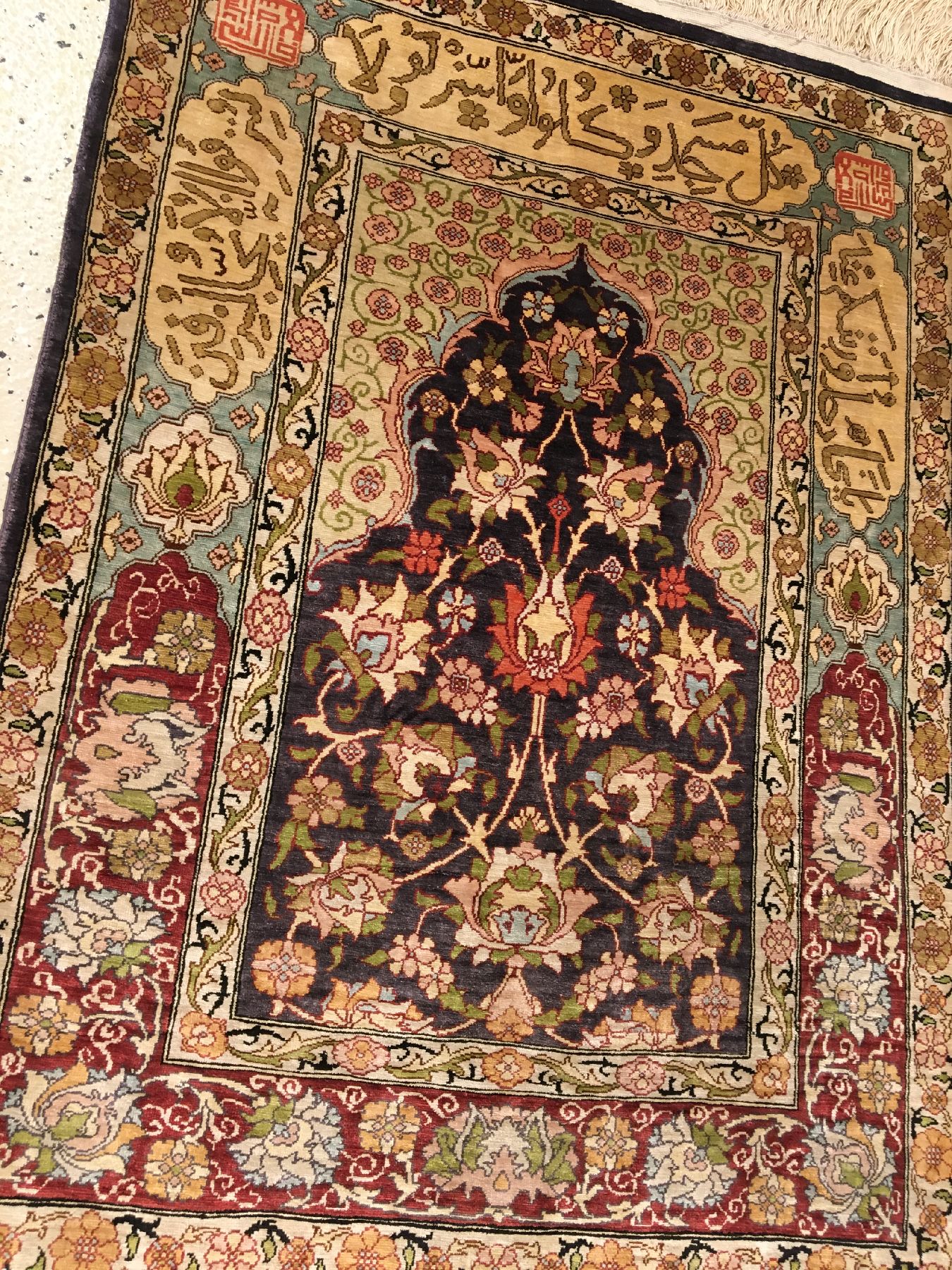 Detail g: (2 Lots) 2x Seiden Hereke alt, Türkei, um 1960, reine Naturseide. Feine Qualitäten, ca. 71 x 53 cm, ca. 78 x 54 cm, EHZ: 2-3.
