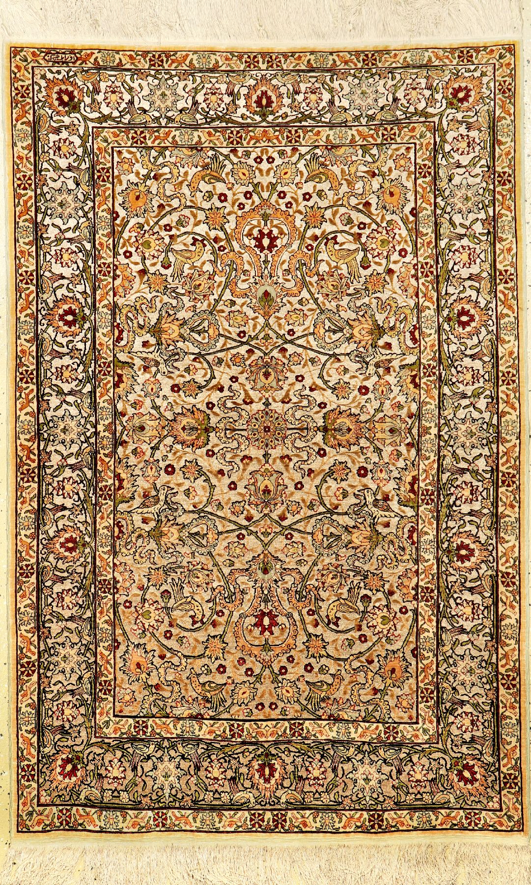 Feiner metallbroschierter Seiden Hereke "Özipek" alt (Signiert), Türkei, um 1950/1960, reine Naturseide mit metallbroschierten Grund. ...