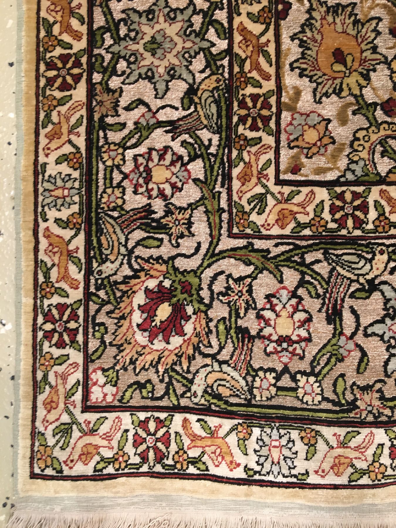 Detail d: Feiner metallbroschierter Seiden Hereke "Özipek" alt (Signiert), Türkei, um 1950/1960, reine Naturseide mit metallbroschierten Grund. ...