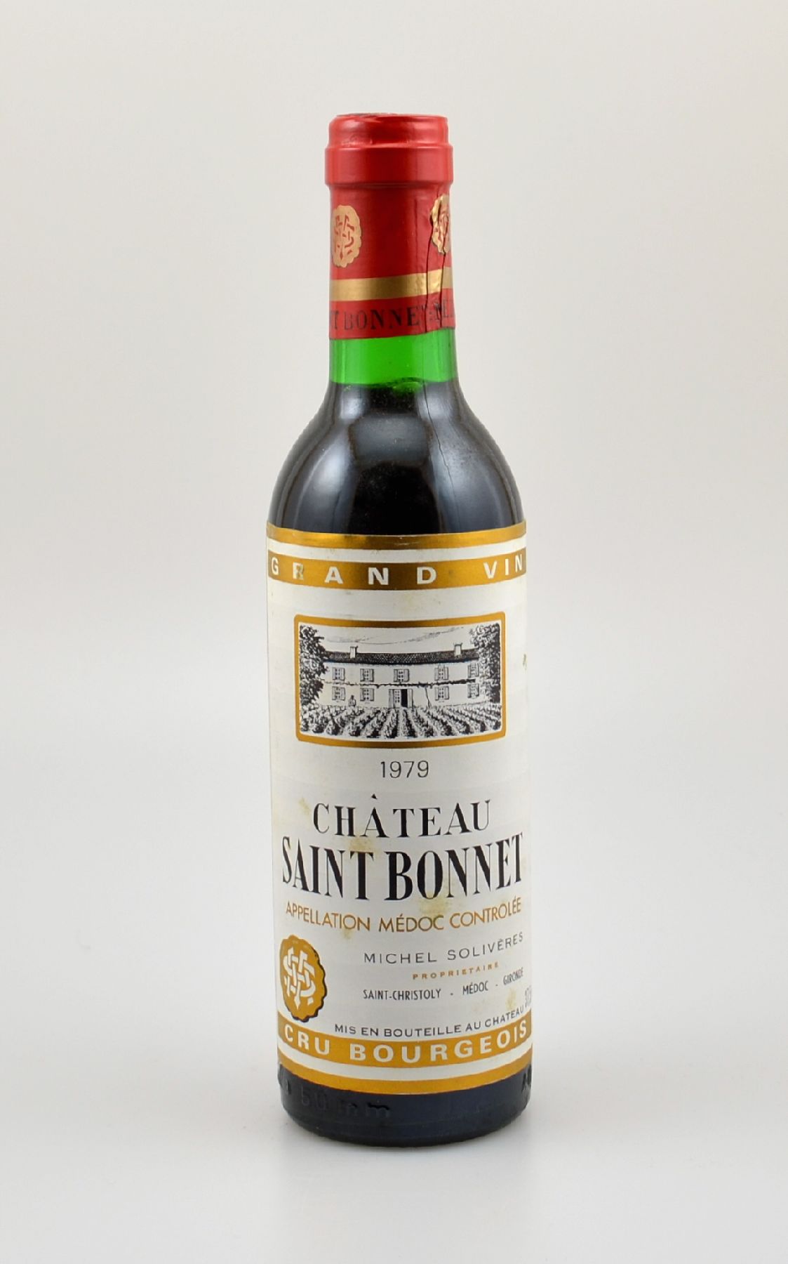 5 halbe Flaschen 1979 Chateau Saint Bonnet, Medoc, je ca. 37,5 cl, Füllstände: ca. top shoulder bis into neck, unverkostet, Provenienz: Aus einer ...