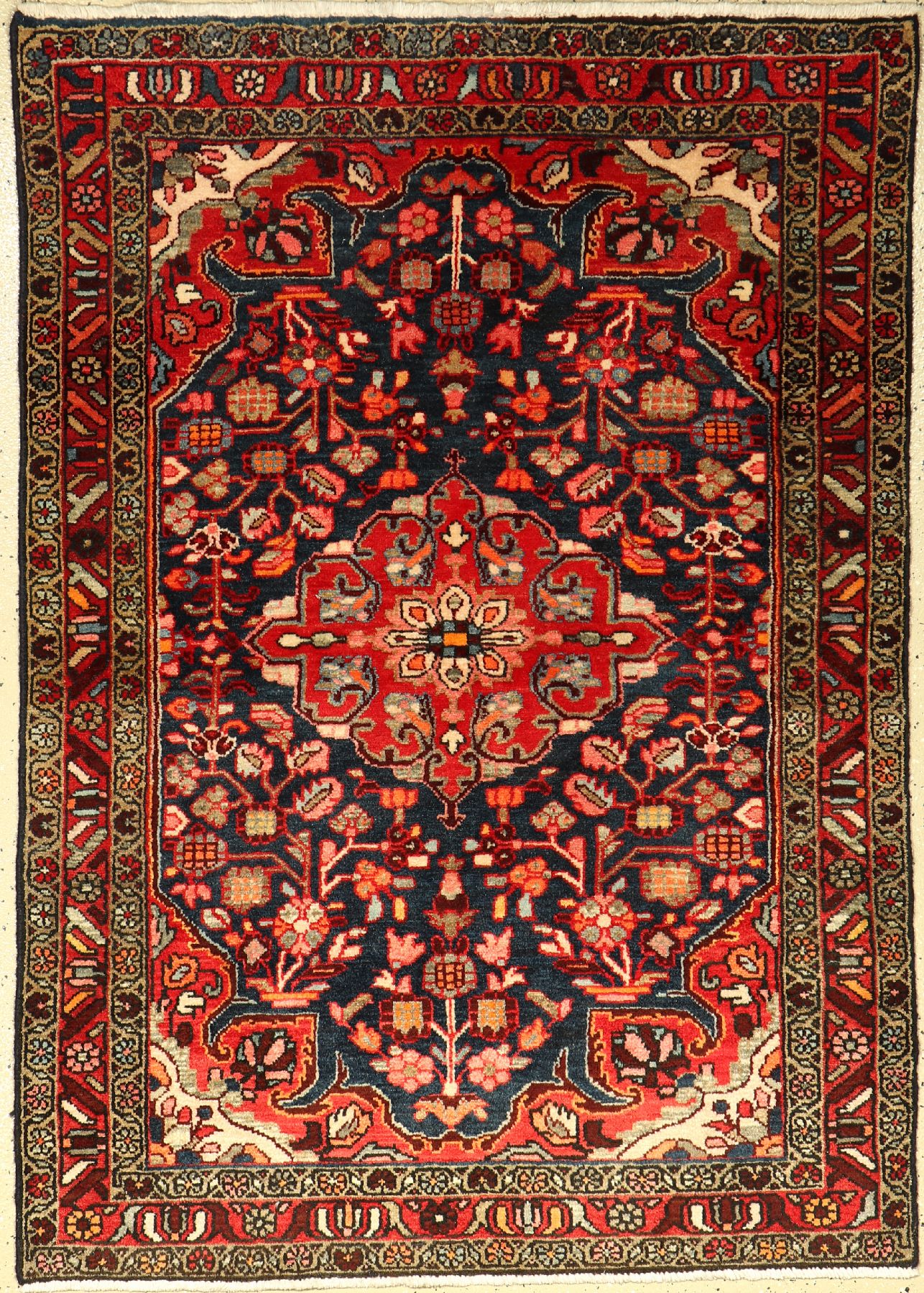Lilian alt, Persien, ca. 50 Jahre, Wolle auf Baumwolle, ca. 152 x 110 cm, EHZ: 2