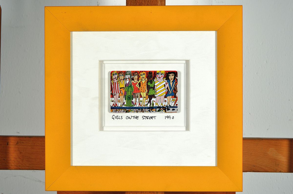 Detail k: James Rizzi, 1950-2011, Konvolut aus einer Telefonkarte und 10 Magneten, circus on the street, sign., num. 182/500, dat. 1990, Karte ca. 5,5x8 cm, ...