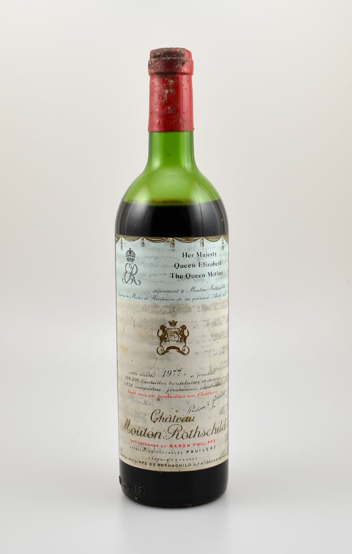 1 Flasche 1977 Chateau Mouton Rothschild, Pauillac, Premier Grand Cru Classe, ca. 75 cl, Füllstand: ca. lower mid shoulder, unverkostet, Etikett und ...