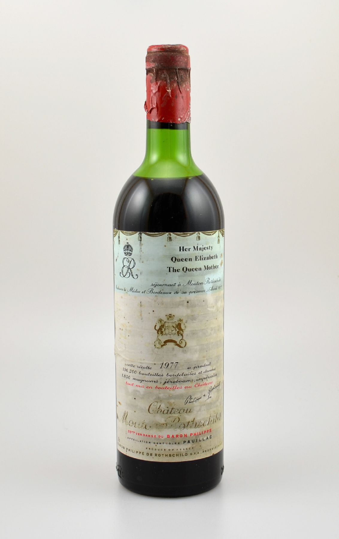 1 Flasche 1977 Chateau Mouton Rothschild, Pauillac, Premier Grand Cru Classe, ca. 75 cl, Füllstand: ca. upper mid shoulder, Etikett und Kapsel ...