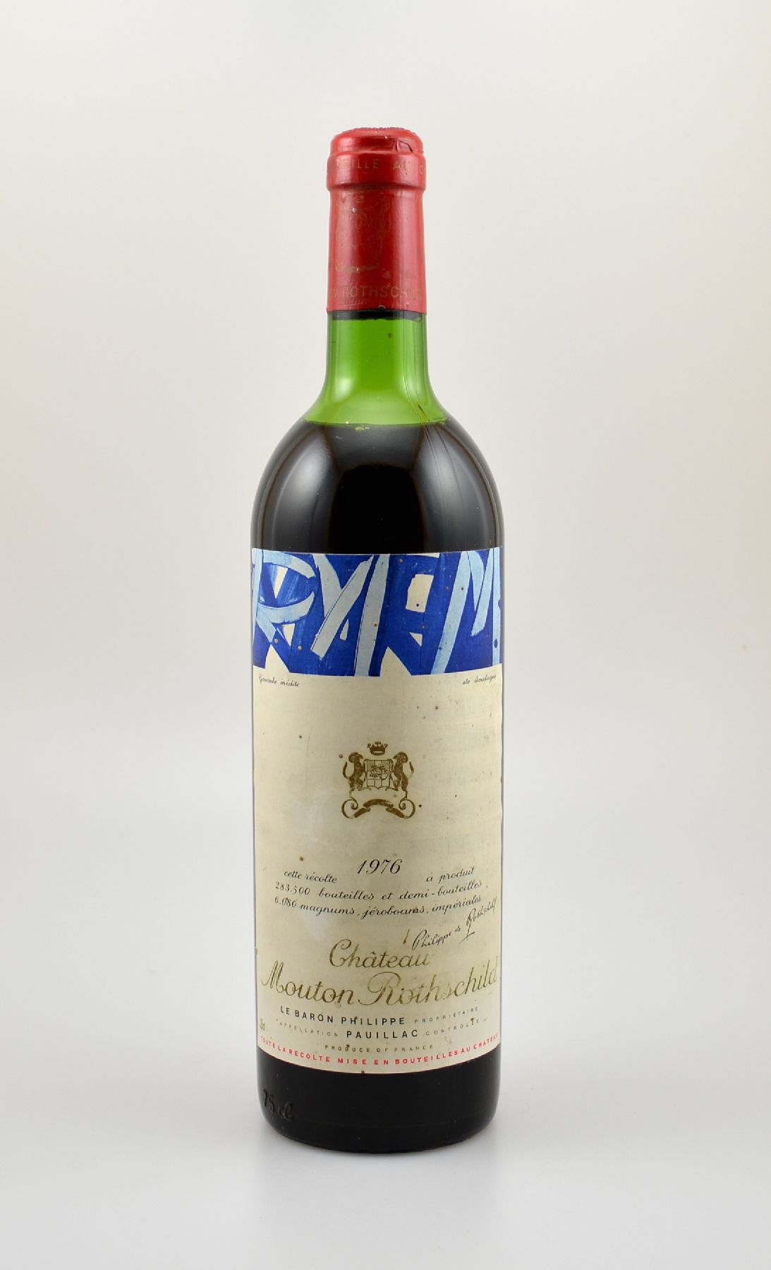1 Flasche 1976 Chateau Mouton Rothschild, Pauillac, Premier Cru Classe, ca. 75 cl, Füllstand: ca. upper mid shoulder, unverkostet, Künstleretikett ...