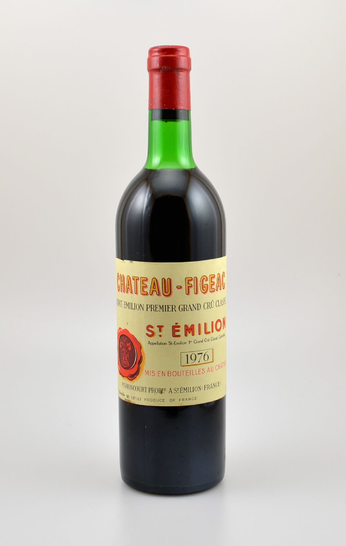 1 Flasche 1976 Chateau Figeac, Saint-Emilion Grand Cru Classe, ca. 73 cl, Füllstand: ca. top shoulder, Etikett min. beschmutzt, unverkostet, ...