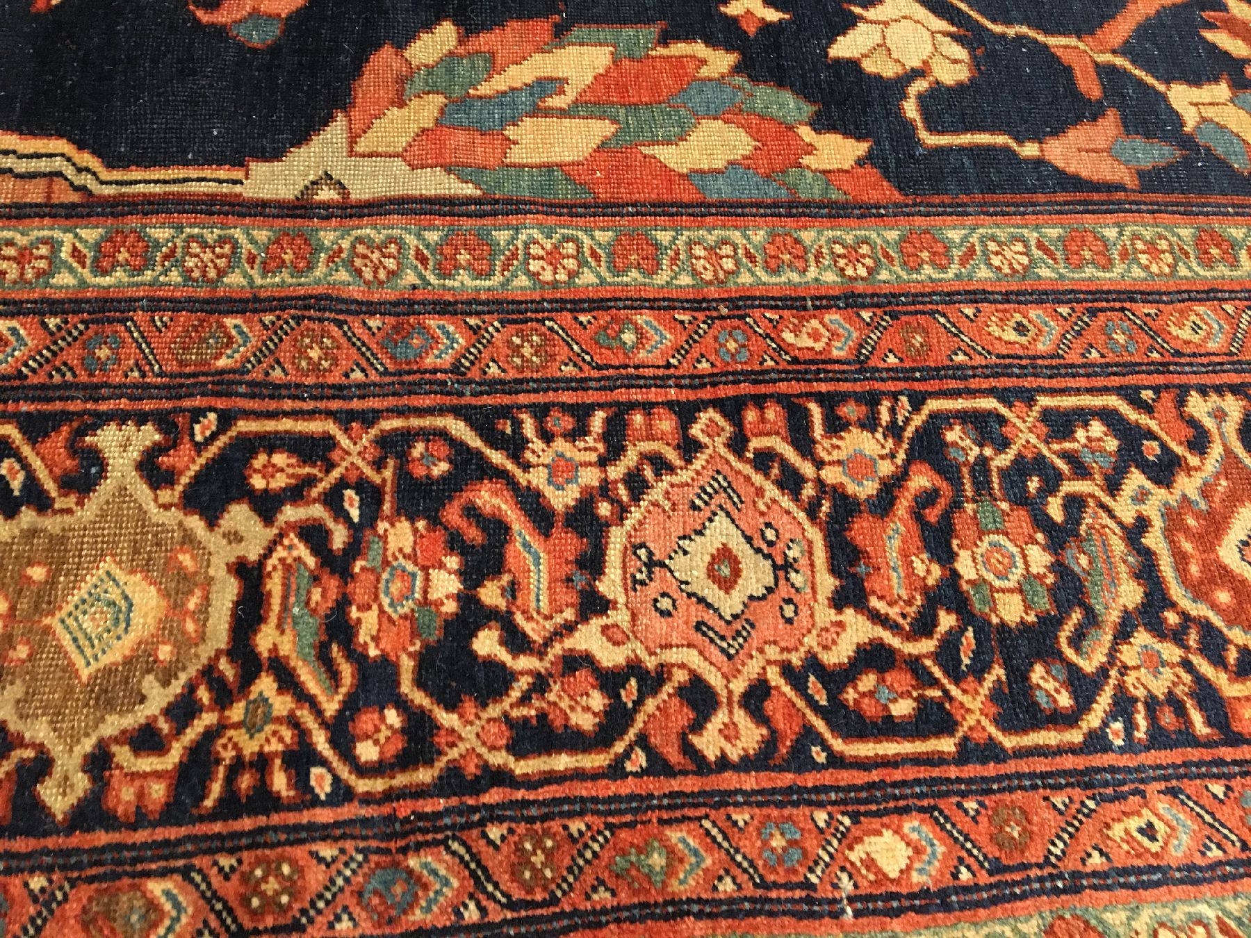 Detail e: Großer Farahan antik, Westpersien, 19.Jhd.,Wolle geknüpft auf Baumwolle. Dekorativer großformatiger Farahan mit klassichem Medaillon Muster auf ...