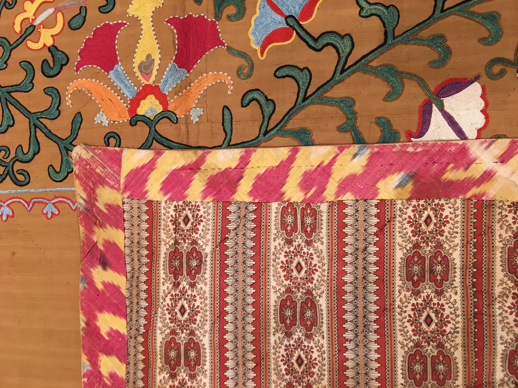 Detail g: Shakhrisyabz Nim "Susani" antik (Gebetstypus), Usbekistan Lakai-Stämme, 19.Jhd., Seidenstickerei auf Baumwollgewebe mit original ...